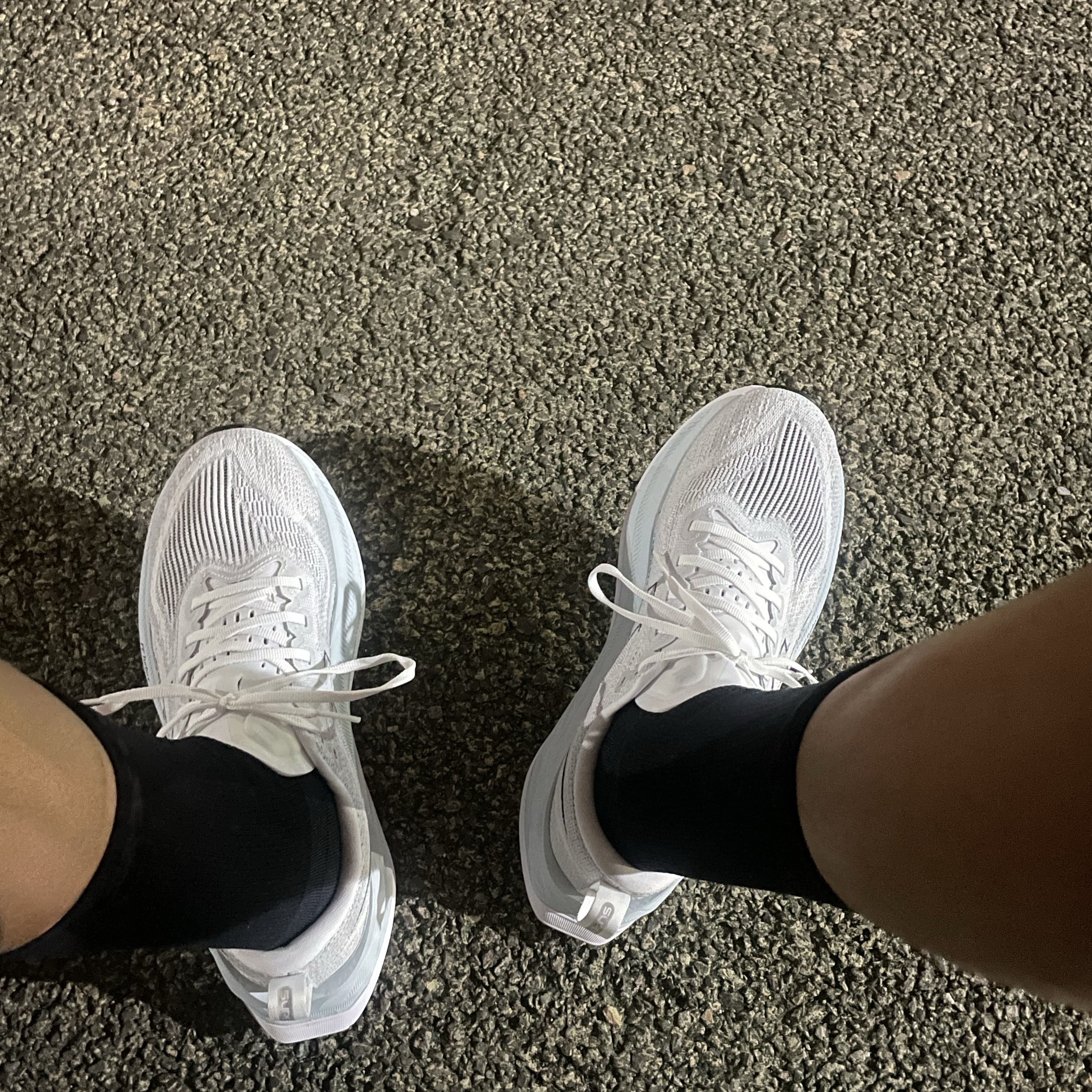 Asics Superblast 2 White Cool Grey 착용 스타일