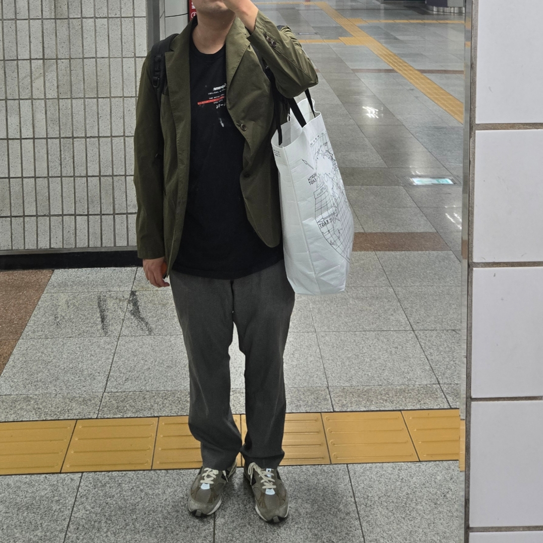 New Balance x JJJJound 991 Made in UK Grey, Supreme Standard T-Shirt Black - 24SS 착용 스타일