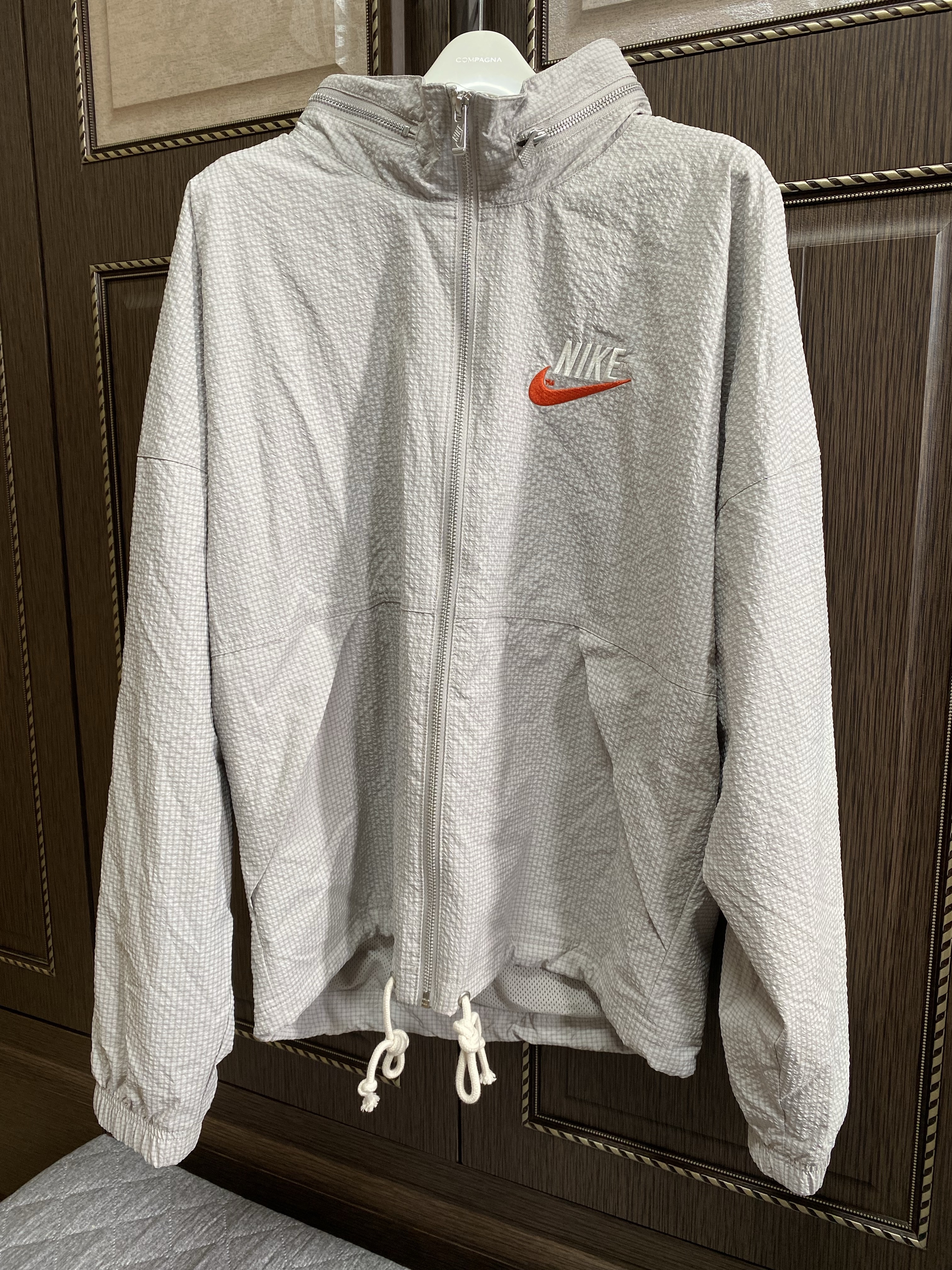 Nike NSW Trend Woven Jacket Light Iron Ore - Asia 착용 스타일