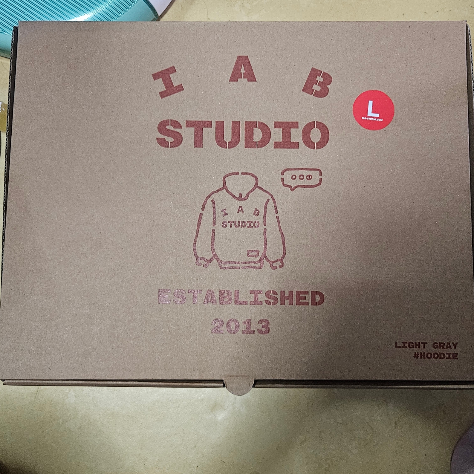 IAB Studio Hoodie Light Gray 착용 스타일 - 1