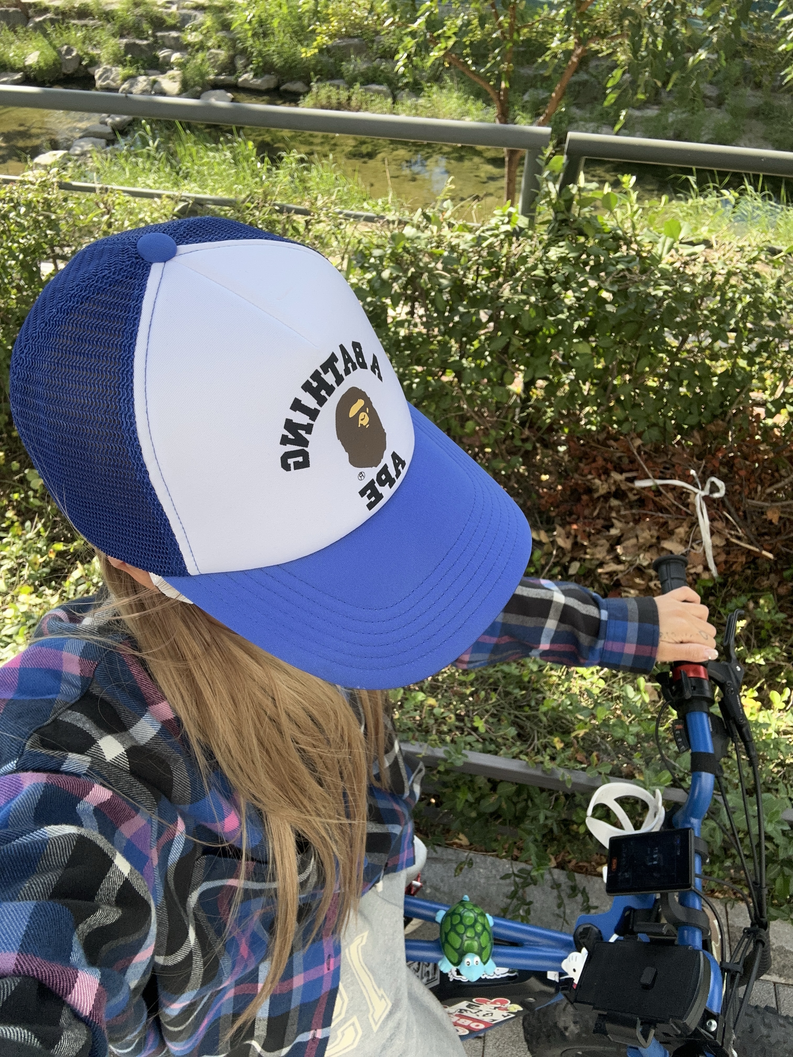 Supreme Plaid Flannel Shirt Blue - 23FW, BAPE College Mesh Cap Black 착용 스타일