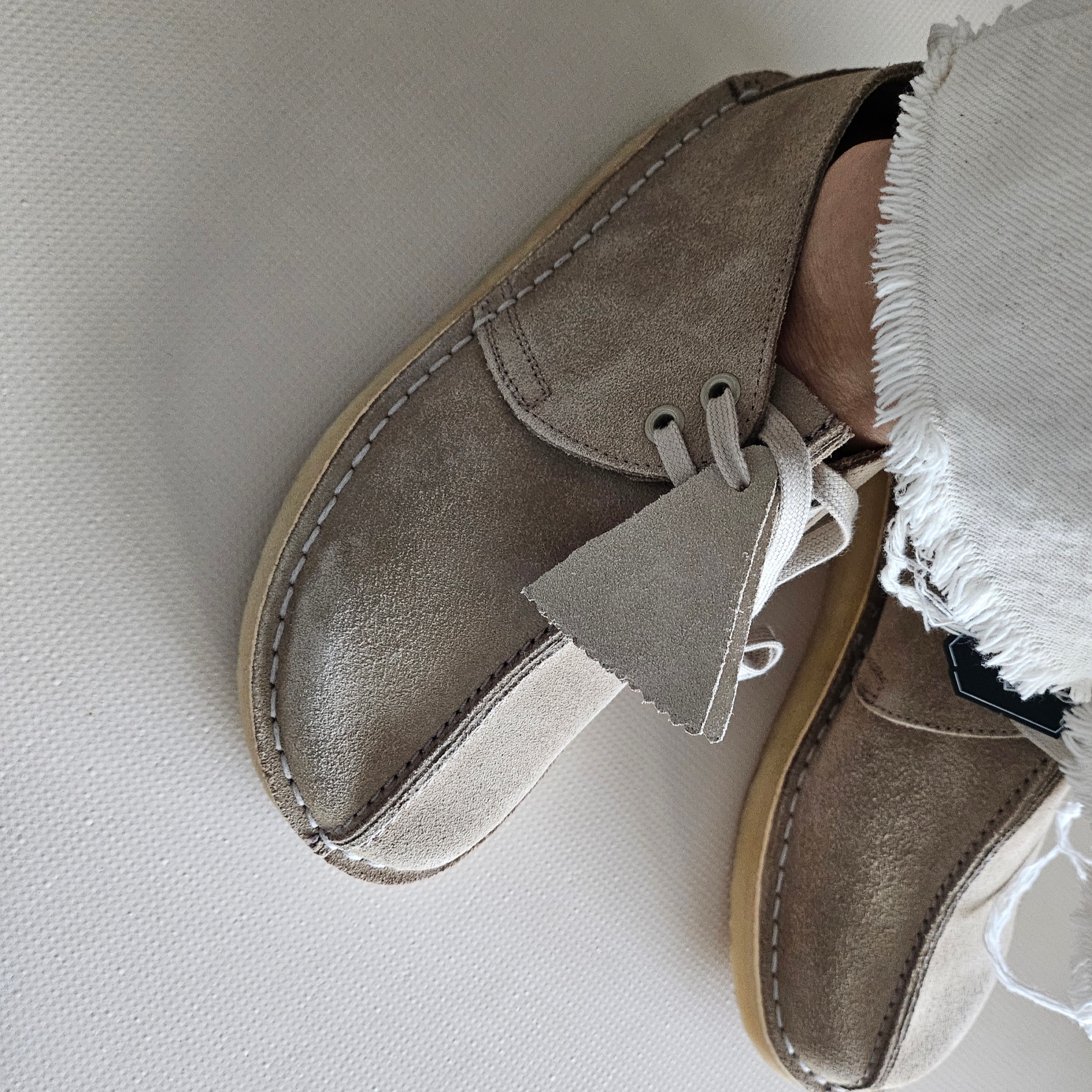 (W) Clarks Desert Trek Sand Suede 착용 스타일