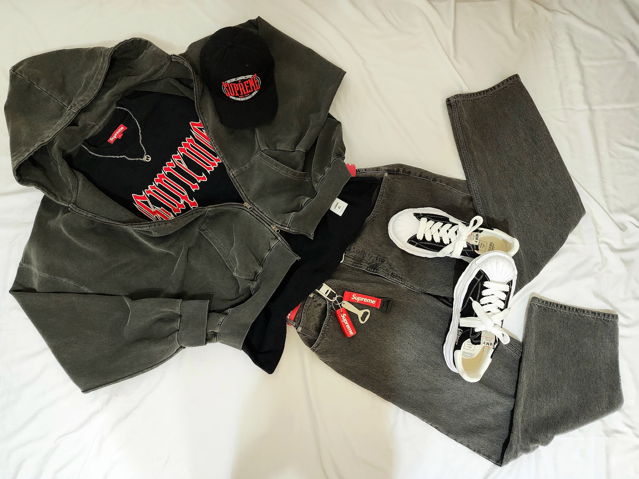 Undermycar Mu.11 Anti Fxxking Logo Play Oversized Pigment Hood Zip-up Gray, Supreme Old English S/S Top Black - 24SS 착용 스타일 - 2
