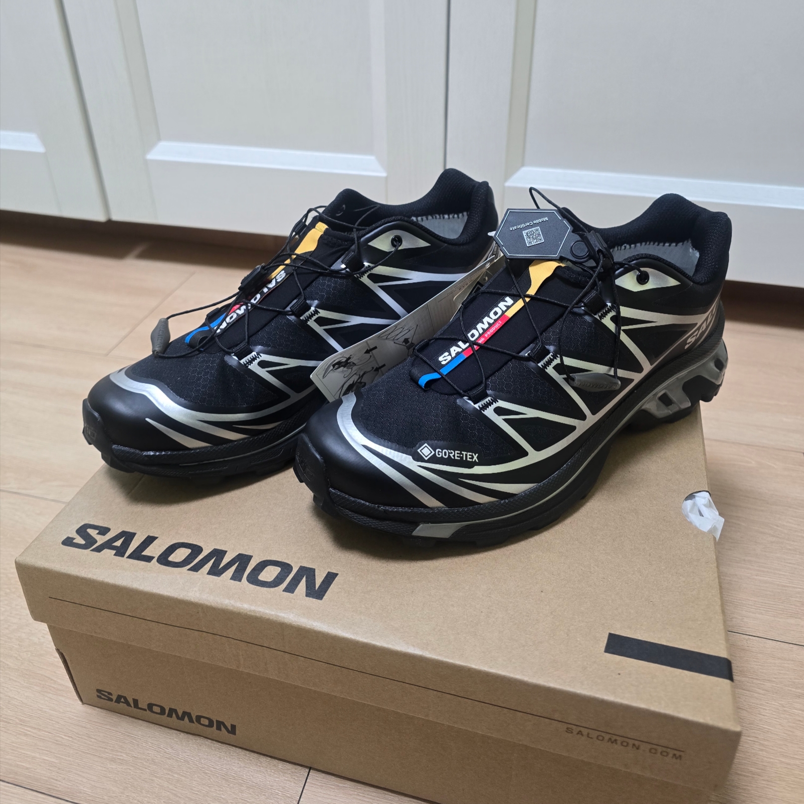 Salomon XT-6 GTX Black Silver 착용 스타일