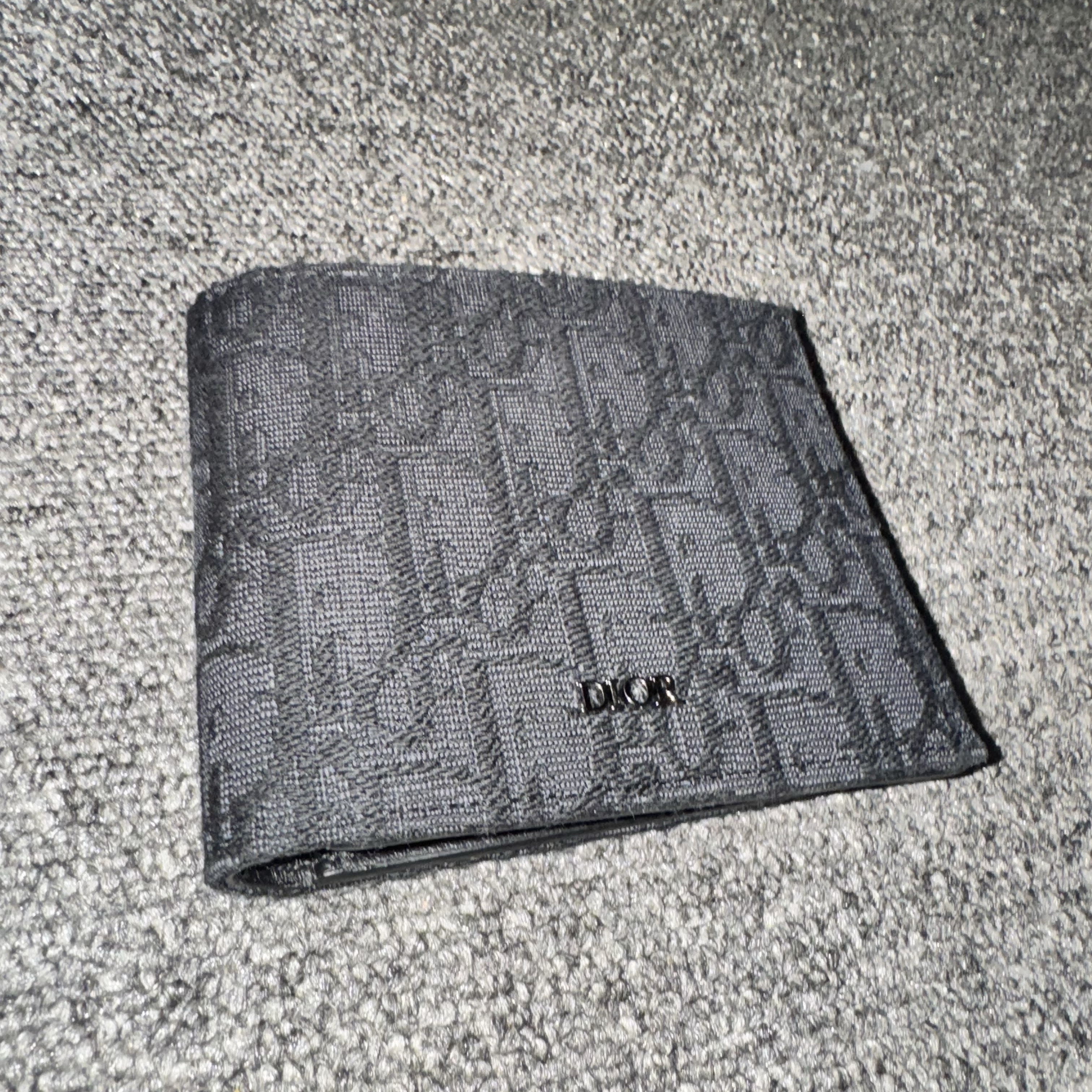 Dior Wallet Black Dior Oblique Jacquard 착용 스타일