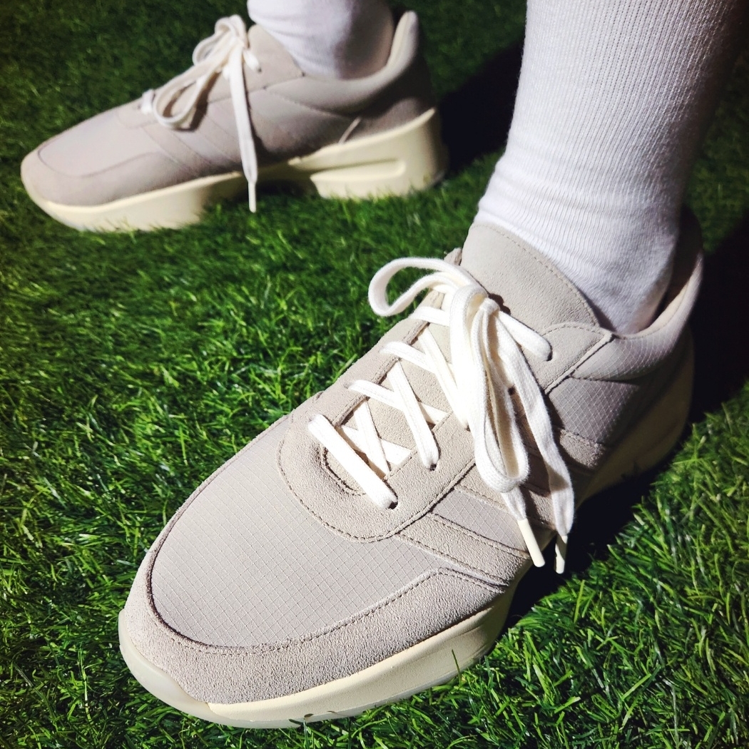 Essentials SS T-Shirt Dark Heather Oatmeal - 24SS, Adidas x Fear of God Athletics Los Angeles Runner Sesame 착용 스타일 - 5
