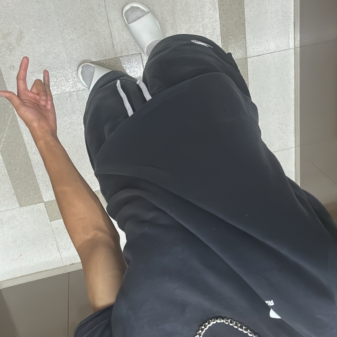 Nike Calm Slide Sail, Nike NSW Woven Lined Flow Shorts Black - Asia 착용 스타일