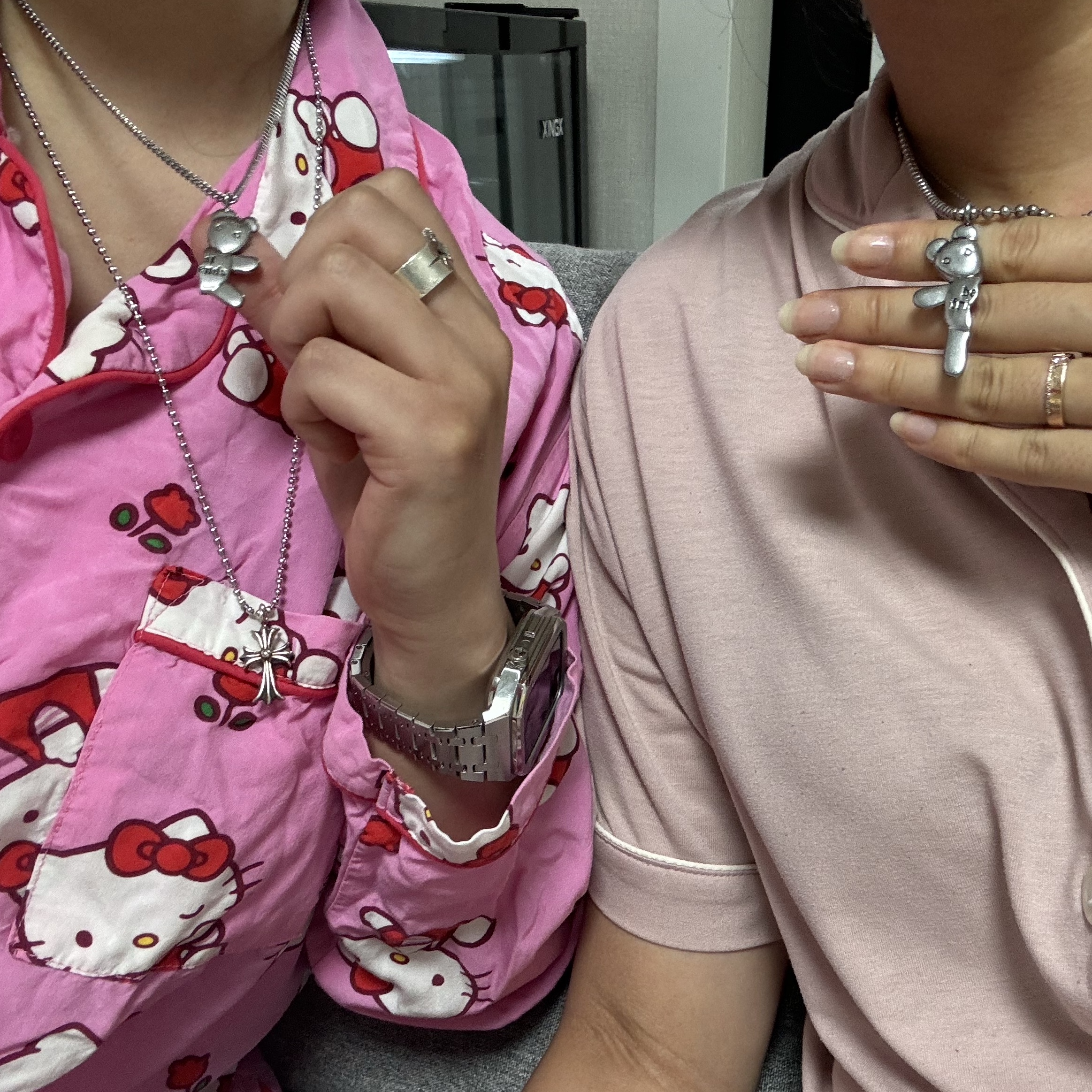 Heaven by Marc Jacobs Friendship Necklace Set Silver Ox (Set of 2), Hansroom Chrome Hearts Tiny CH cross Charm 착용 스타일