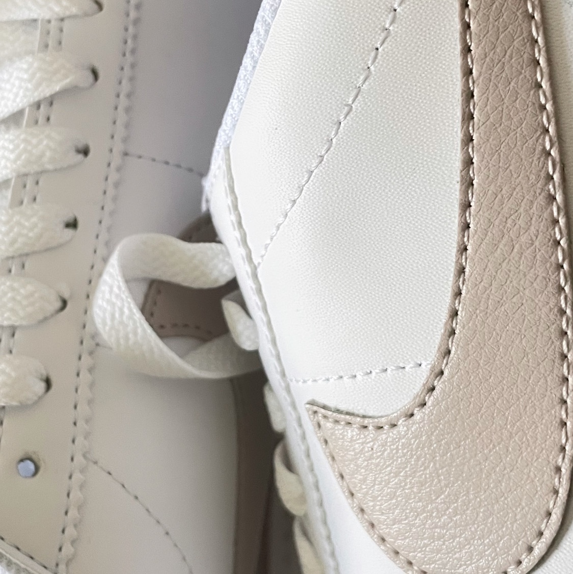 (W) Nike Cortez White Platinum Violet 착용 스타일