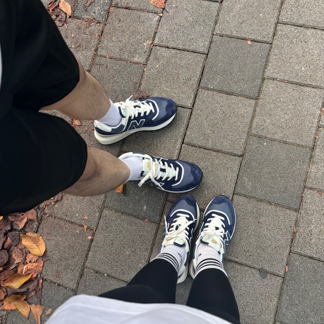 New Balance 574 Legacy Navy 착용 스타일 - 2