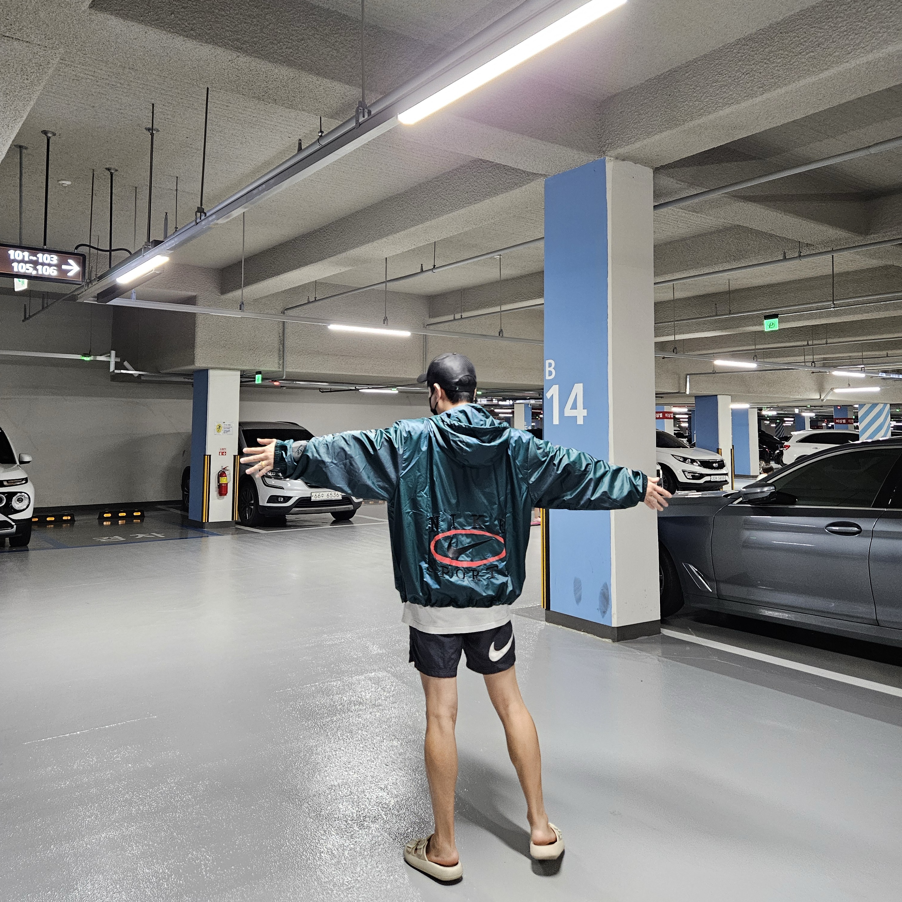 Nike x Stussy Water Shorts Off Noir, Nike x Cactus Plant Flea Market Anorak Teal 착용 스타일 - 1