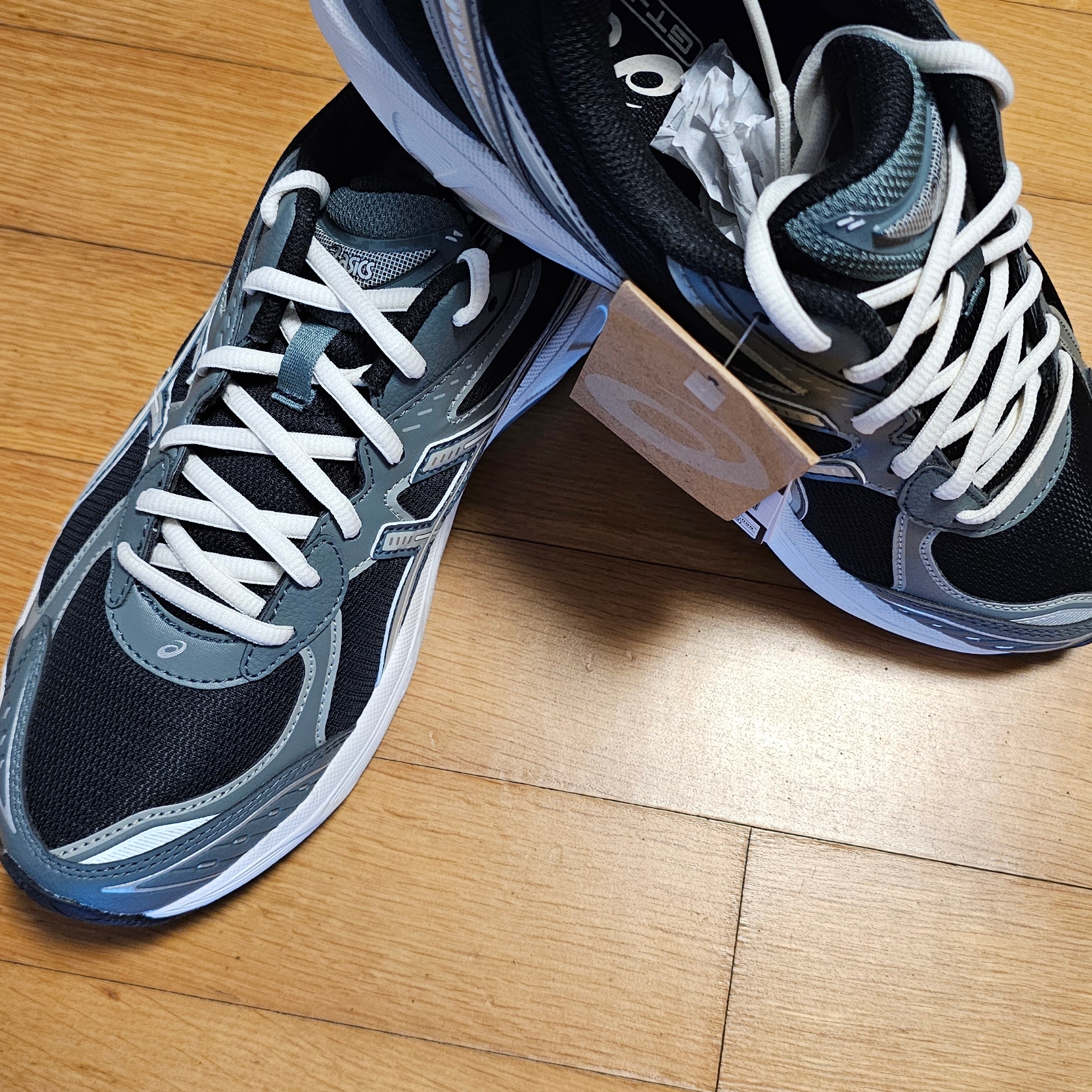 Asics GT-2160 Black Seal Grey 착용 스타일