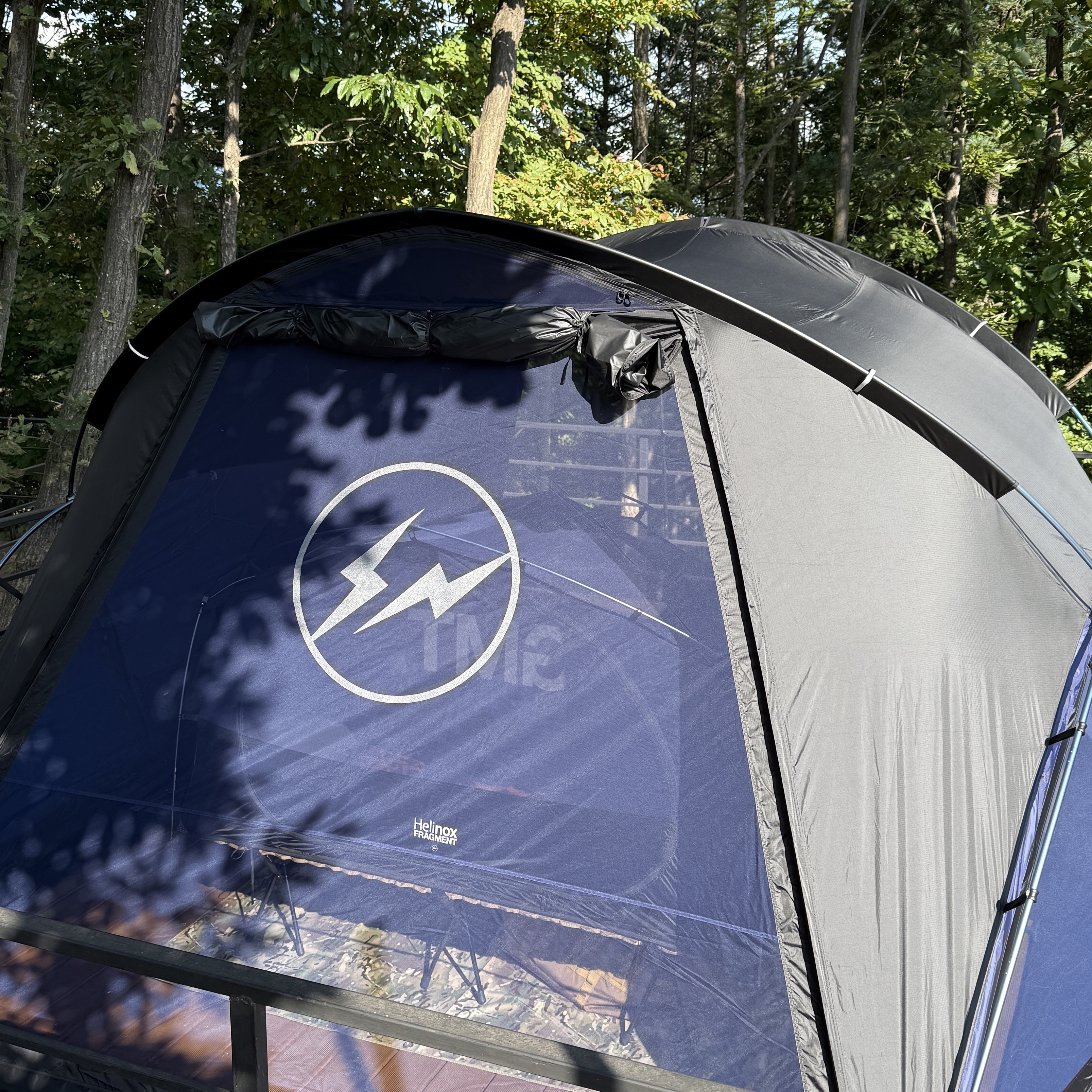 Helinox x Fragment Design V-Tarp 4.0 Black Navy, Helinox x Fragment Design Tactical Cot Tent Solo Inner Tent Black Navy Mesh 착용 스타일