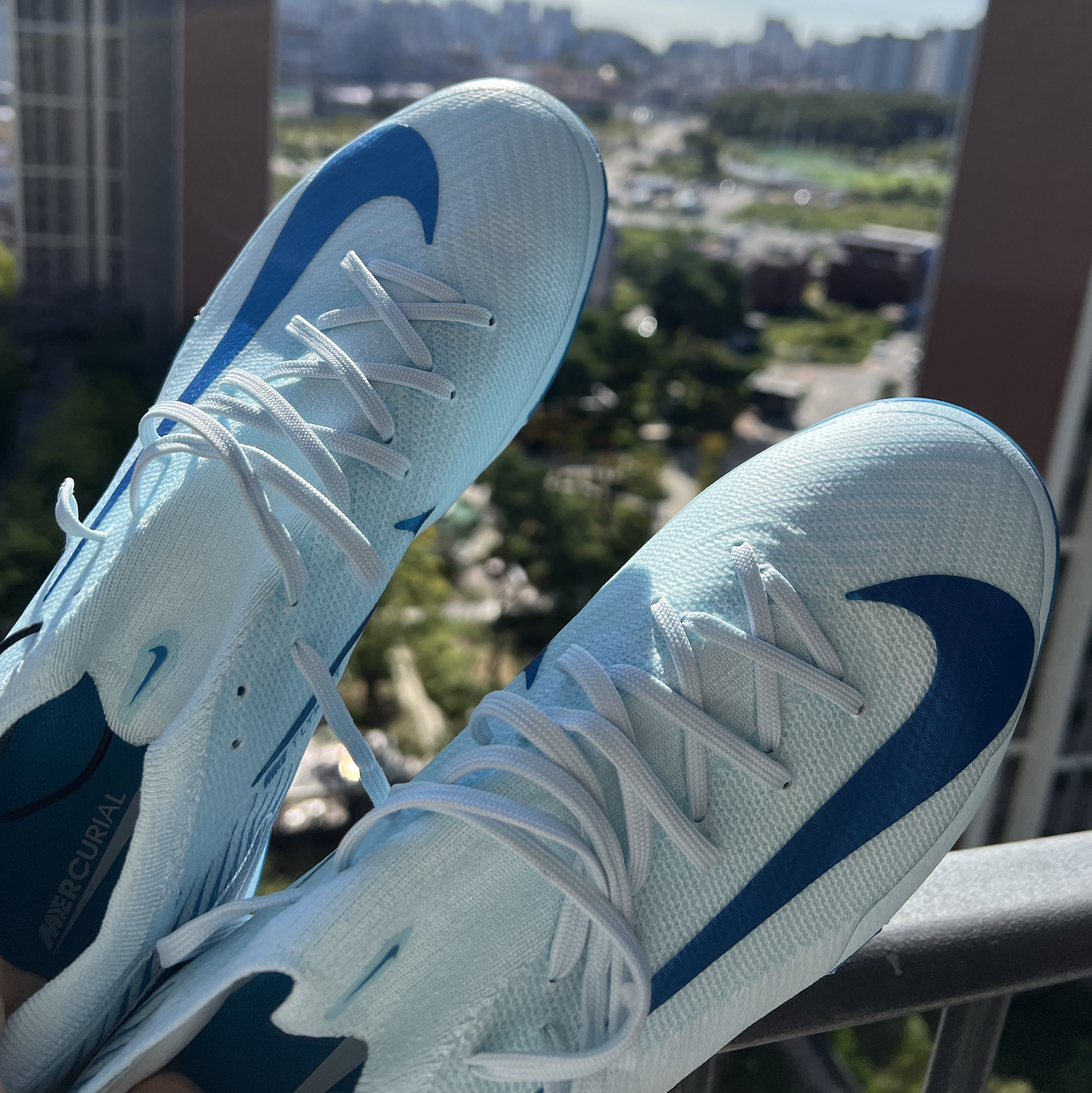 Nike Mercurial Vapor 16 Pro TF Glacier Blue Blue Orbit 착용 스타일
