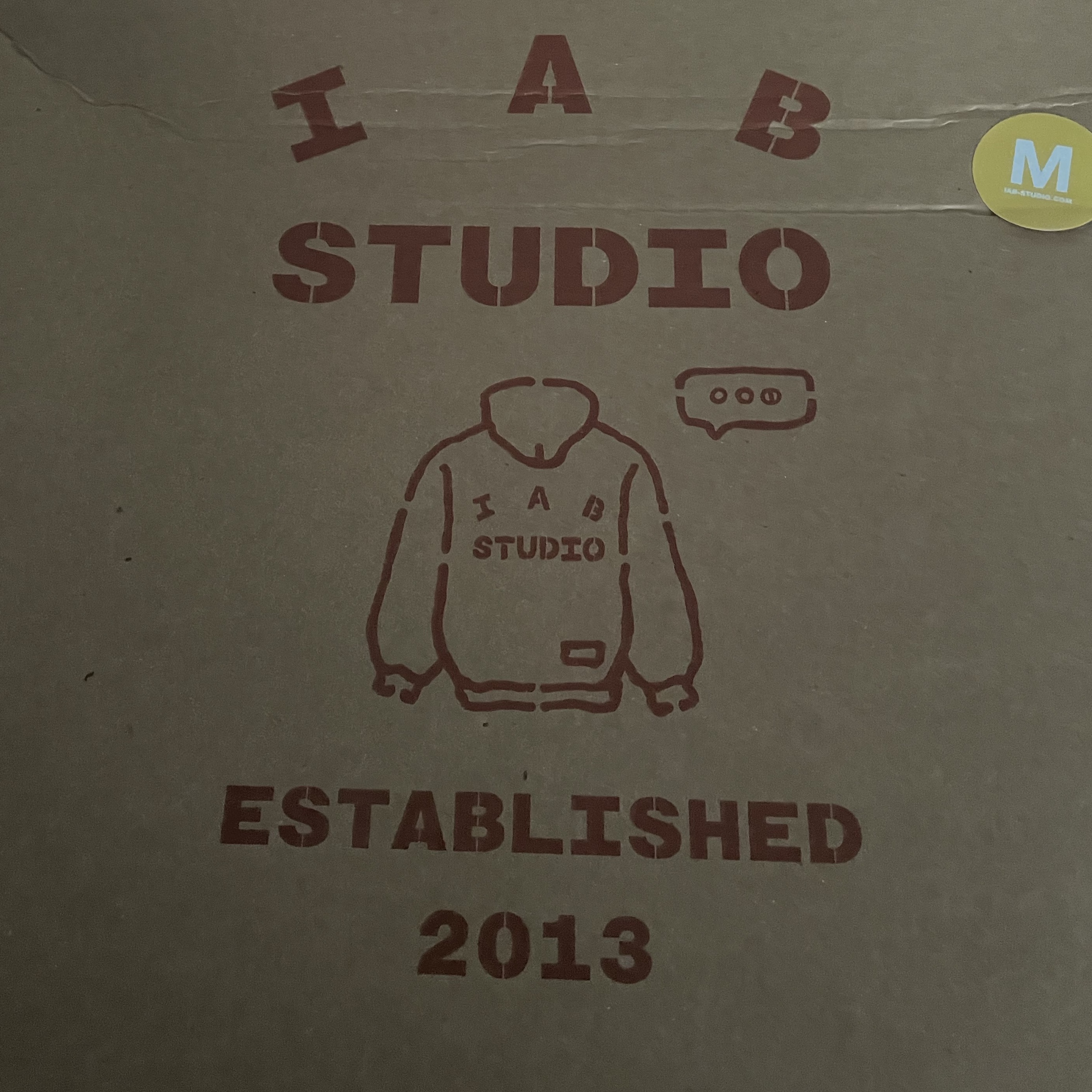 IAB Studio Hoodie Light Gray 착용 스타일