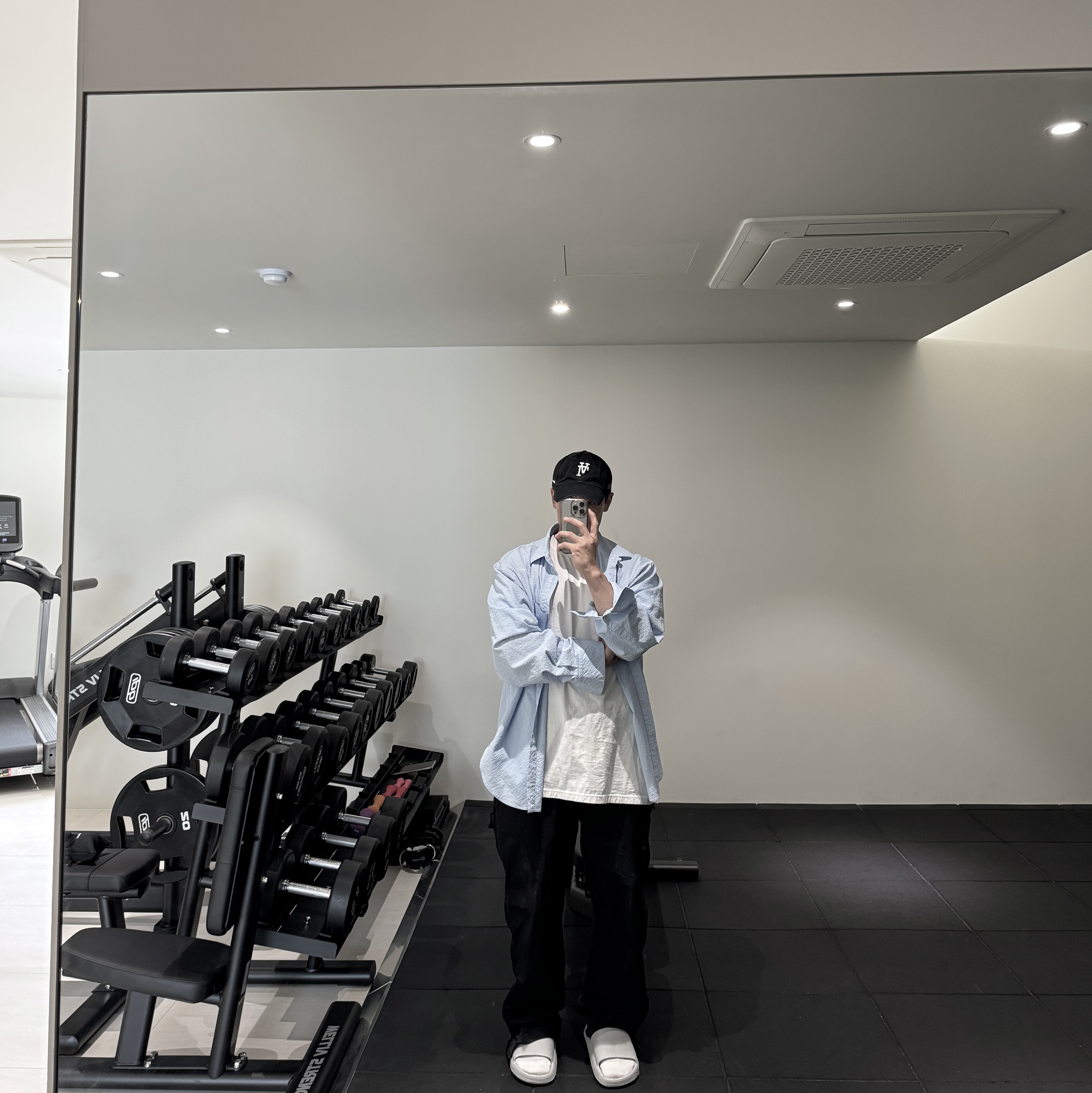 Satisfy Peaceshell Running Cap Black, Balenciaga Tyrex Sneakers Black Grey 착용 스타일 - 6