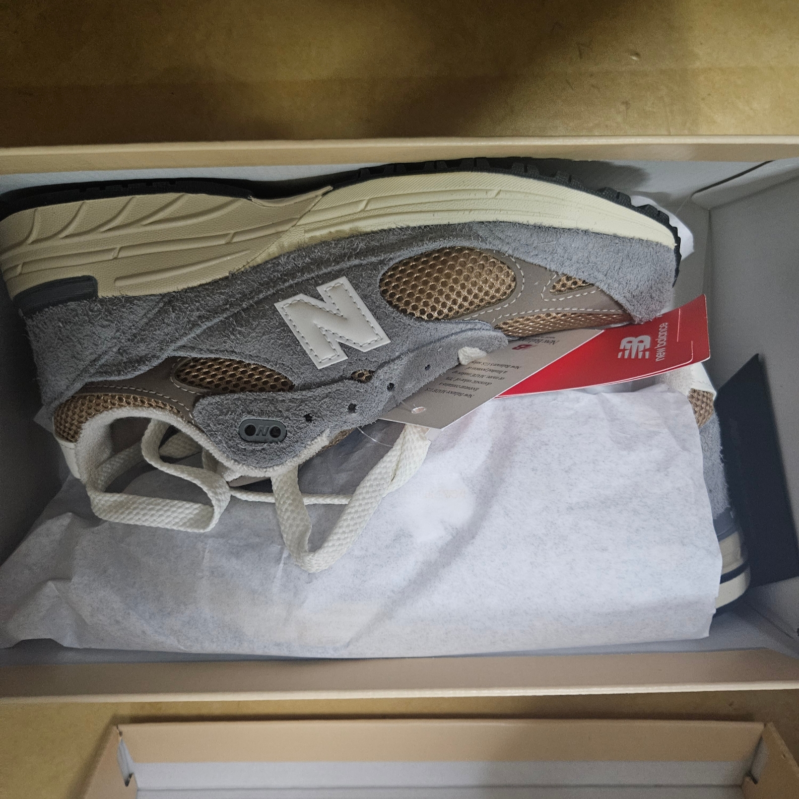 New Balance 993 Made in USA Shadow Grey Driftwood 착용 스타일 - 4