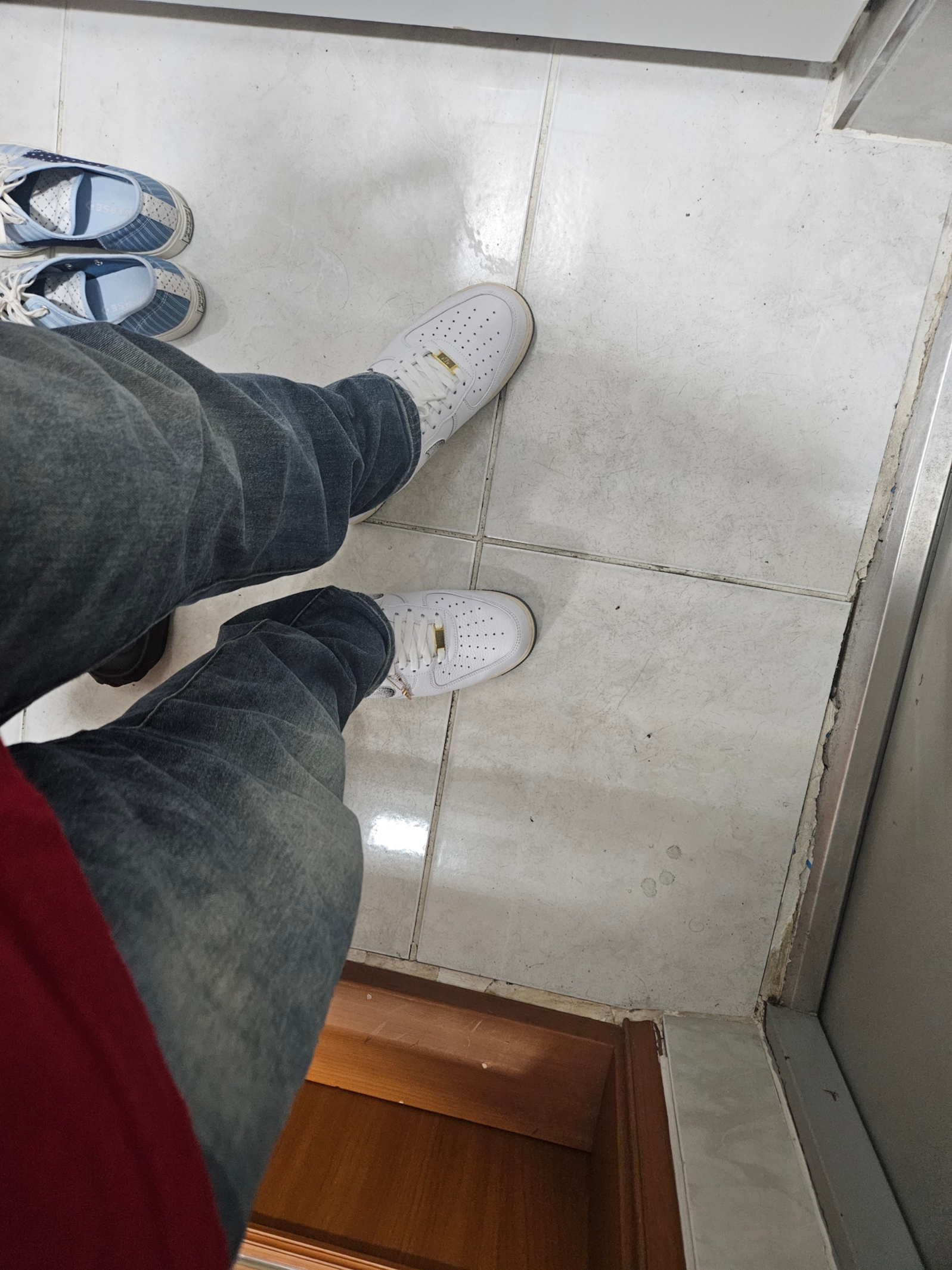 Nike Air Force 1 '07 LX White Smoke Grey 착용 스타일