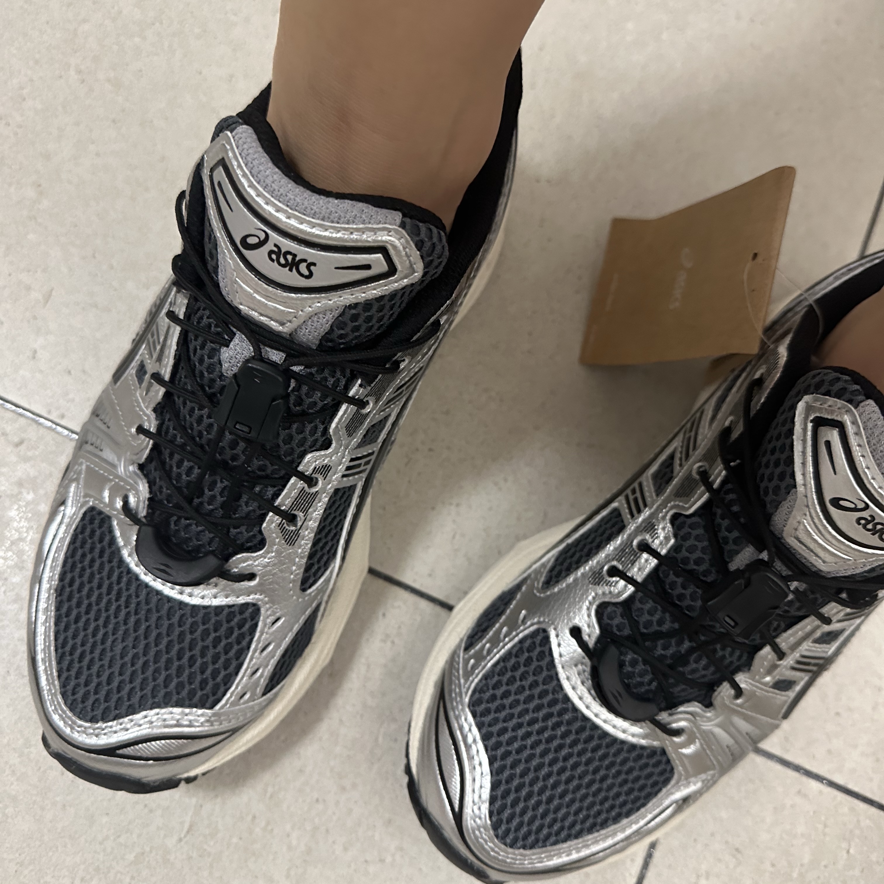 Asics Unlimited Gel-Kayano 14 Carrier Grey Black 착용 스타일
