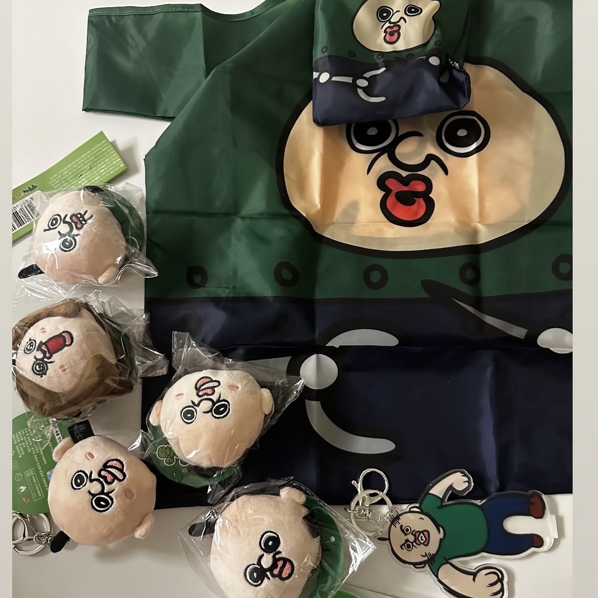 Bbangbbangi Robot Face Shopping Bag, Bbangbbang Happy Okji Keyring 착용 스타일