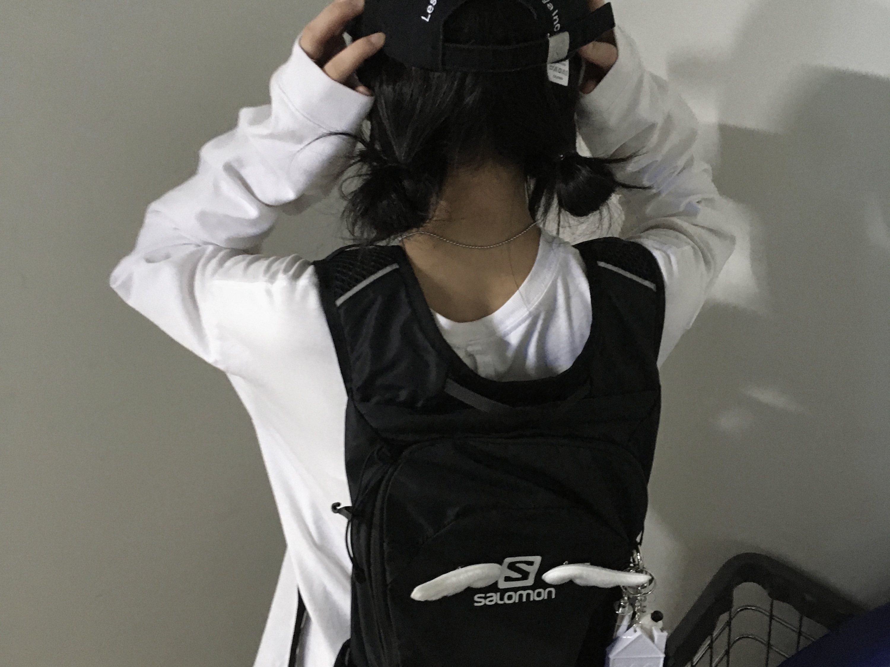 Ostrya Swirl 5 Panel Cap Black 착용 스타일 - 3