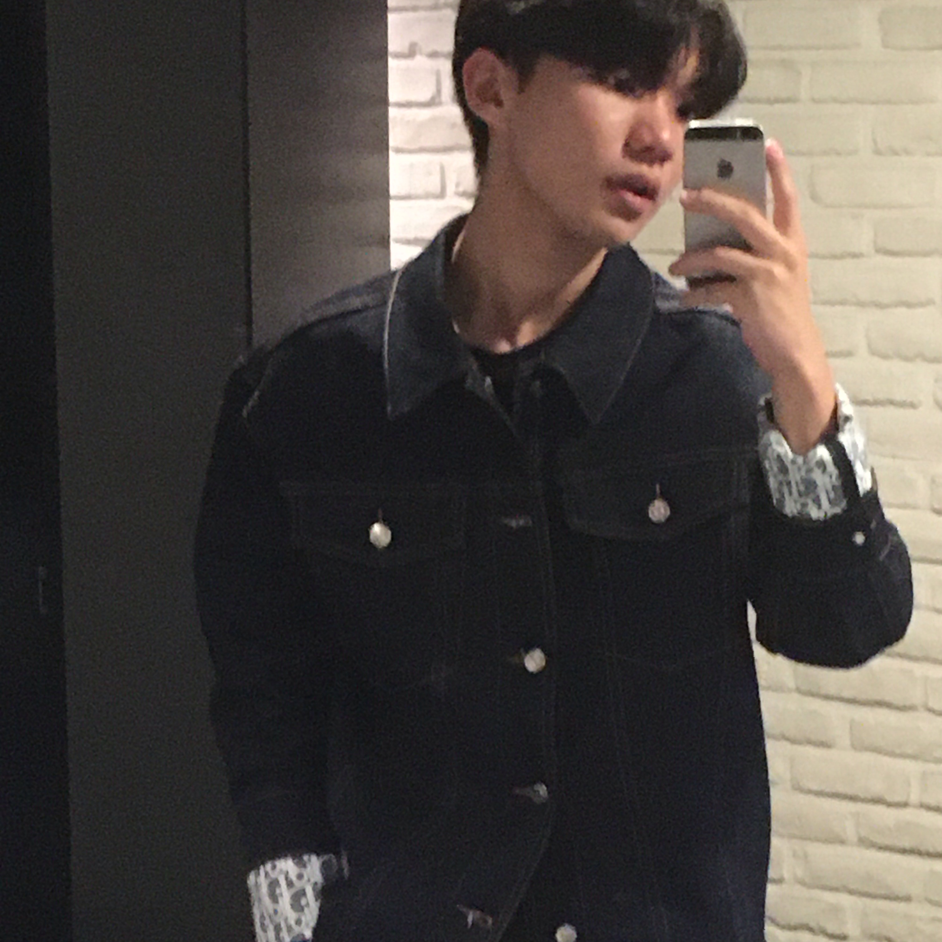 Dior Oblique Low Cotton Denim Jacket Blue, Dior Oblique Raw Cotton Denim Blouson Blue 착용 스타일 - 4