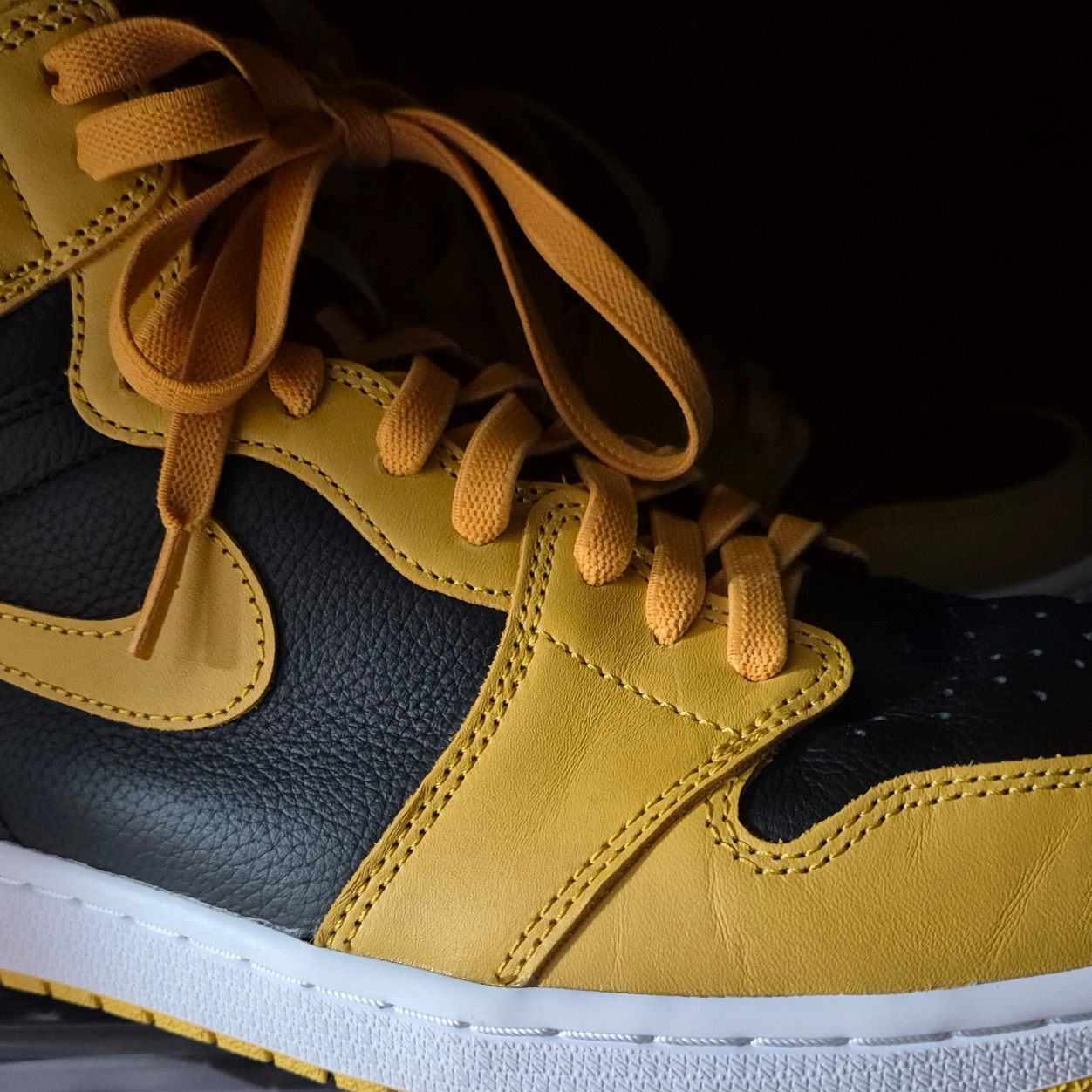 Jordan 1 Retro High OG Pollen 착용 스타일