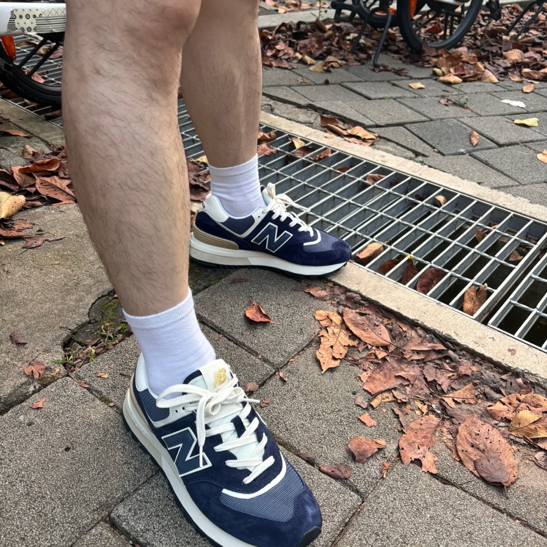 New Balance 574 Legacy Navy 착용 스타일 - 1