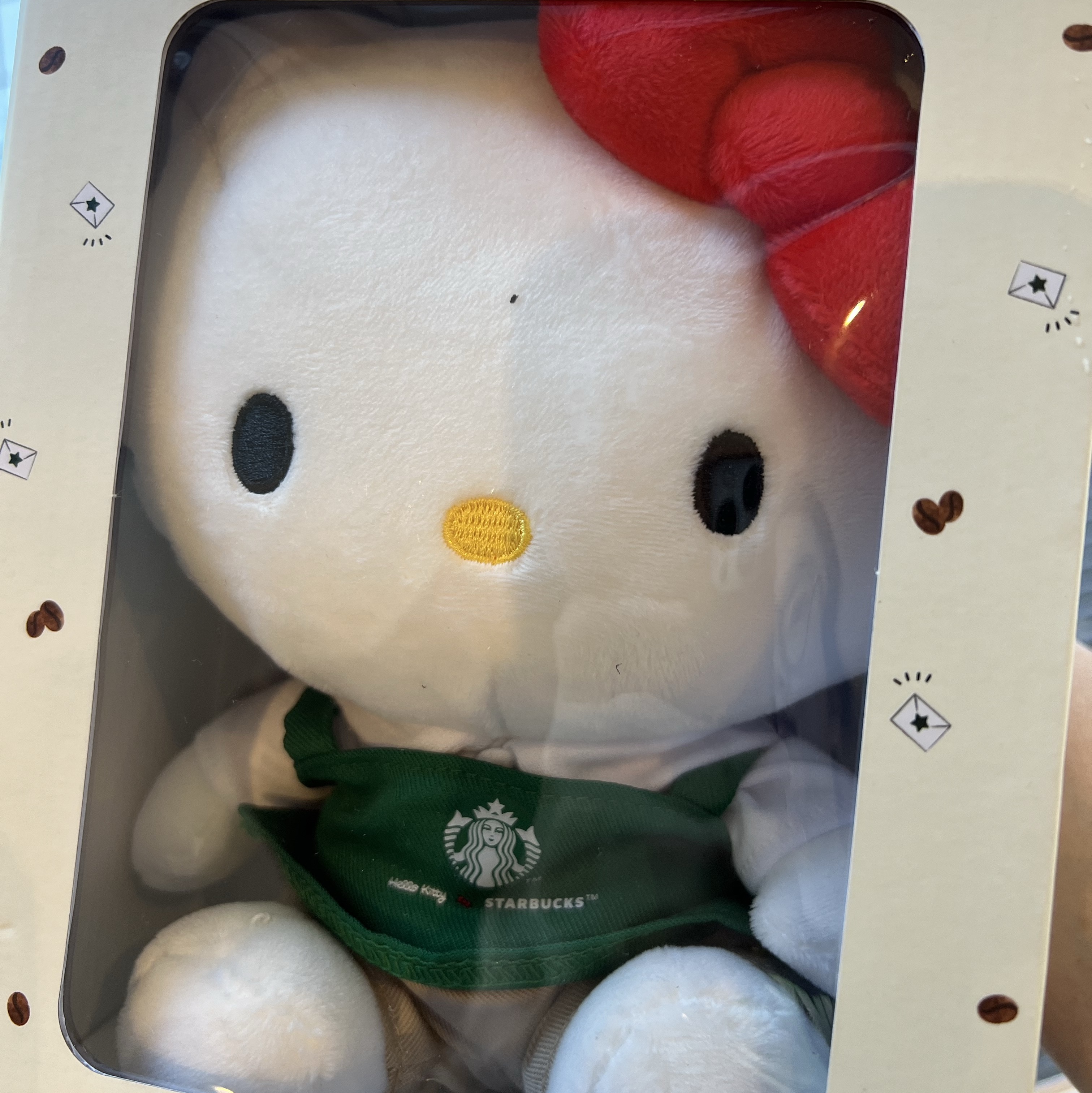 Starbucks x Hello Kitty Barista Doll White 착용 스타일