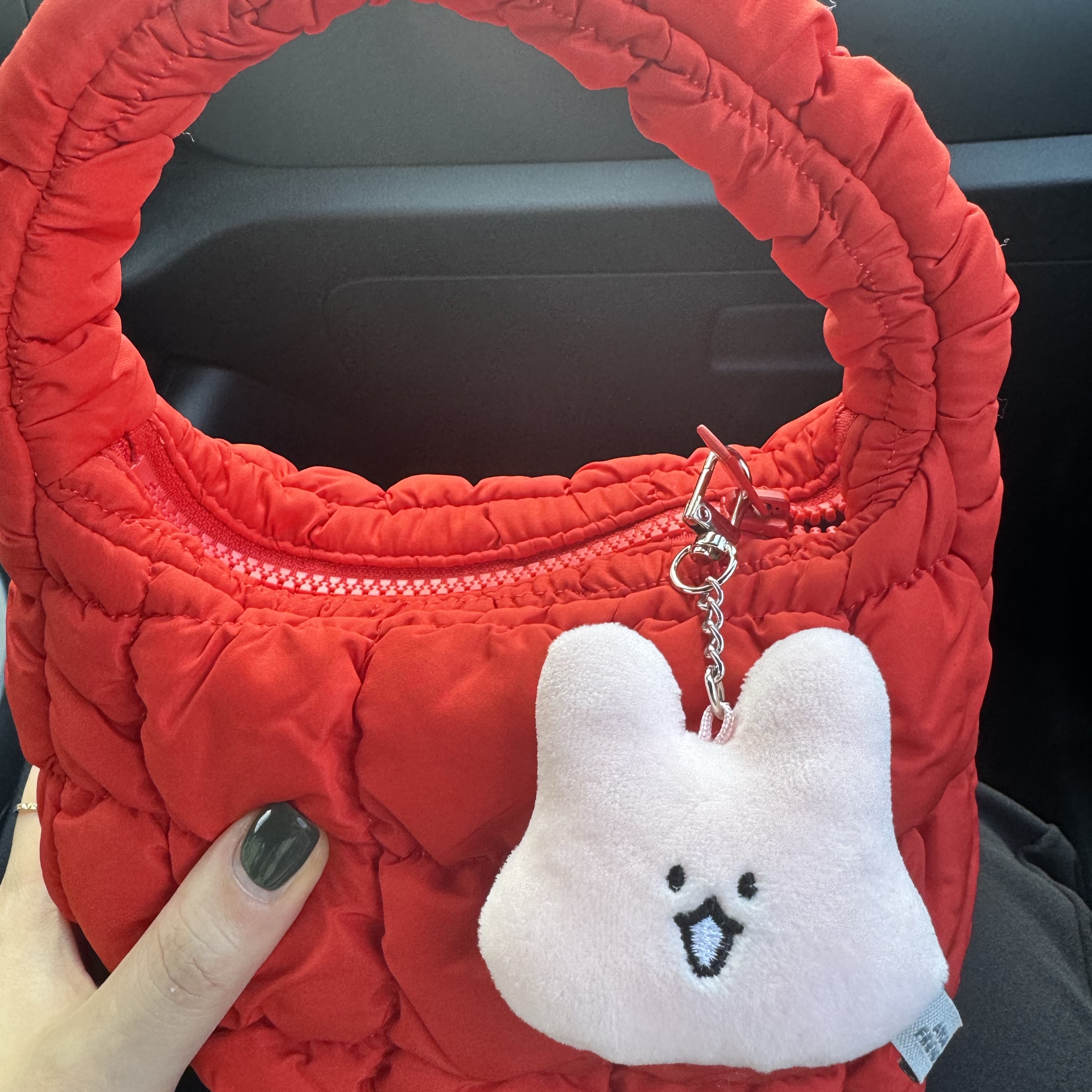 COS Quilted Micro Bag Red 착용 스타일 - 2
