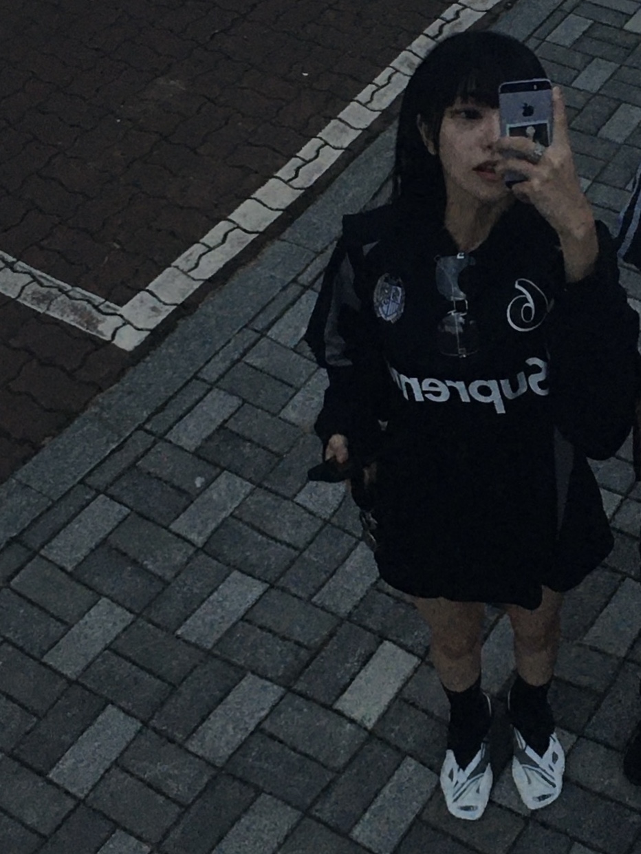 Supreme Hooded Soccer Jersey Black - 23FW, (W) Balenciaga Tyrex Sneakers Black White 착용 스타일