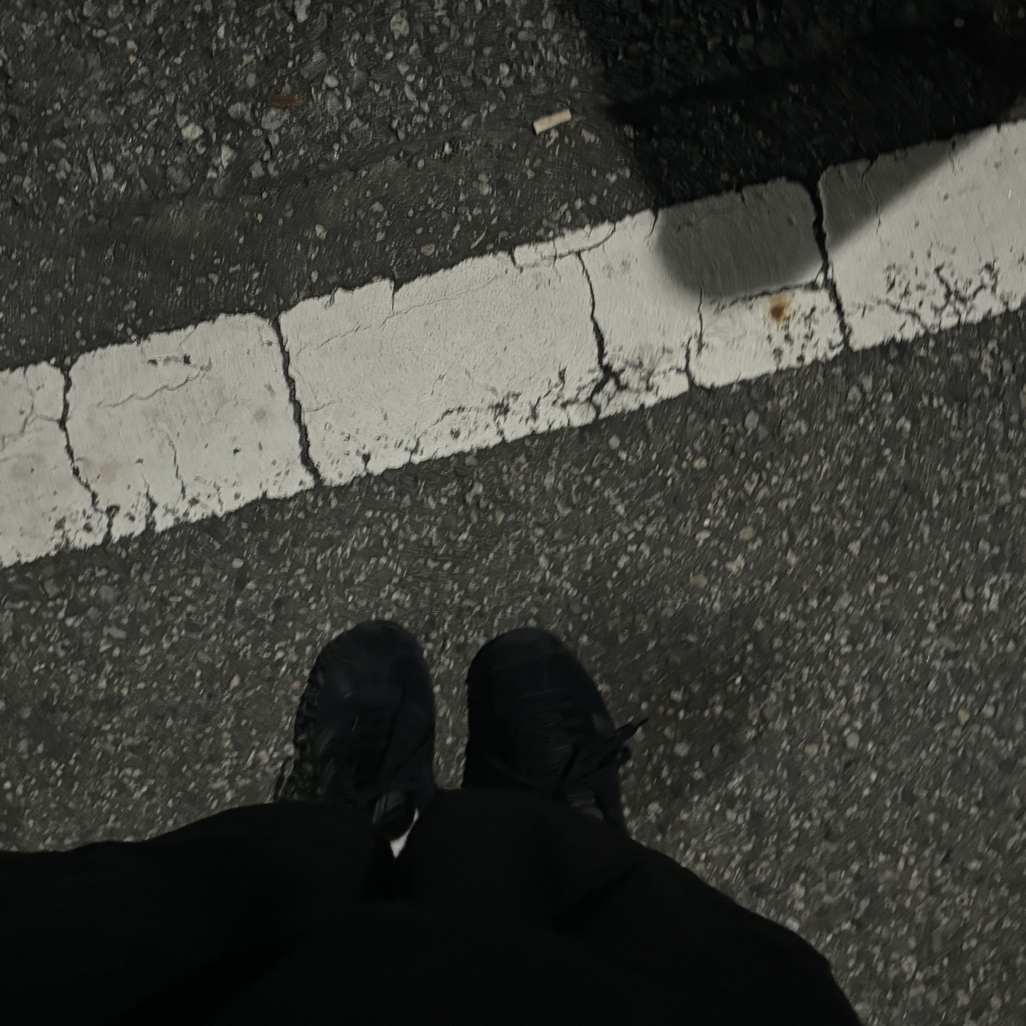 Adidas Gazelle Triple Black 착용 스타일