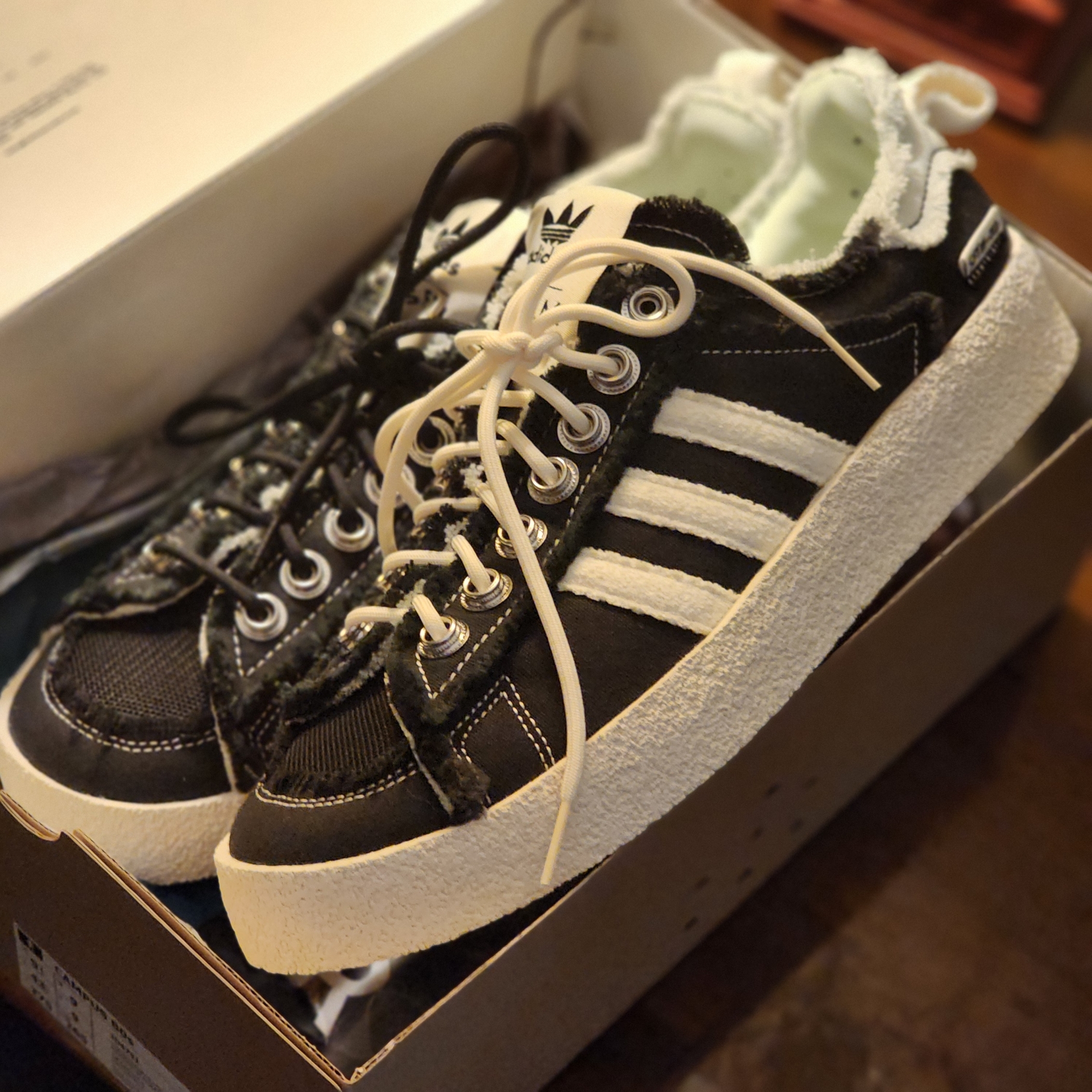 Adidas x Song for the Mute Campus 80s Core Black Cream White 착용 스타일 - 1