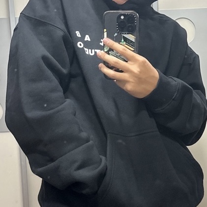 IAB Studio Hoodie Black 착용 스타일