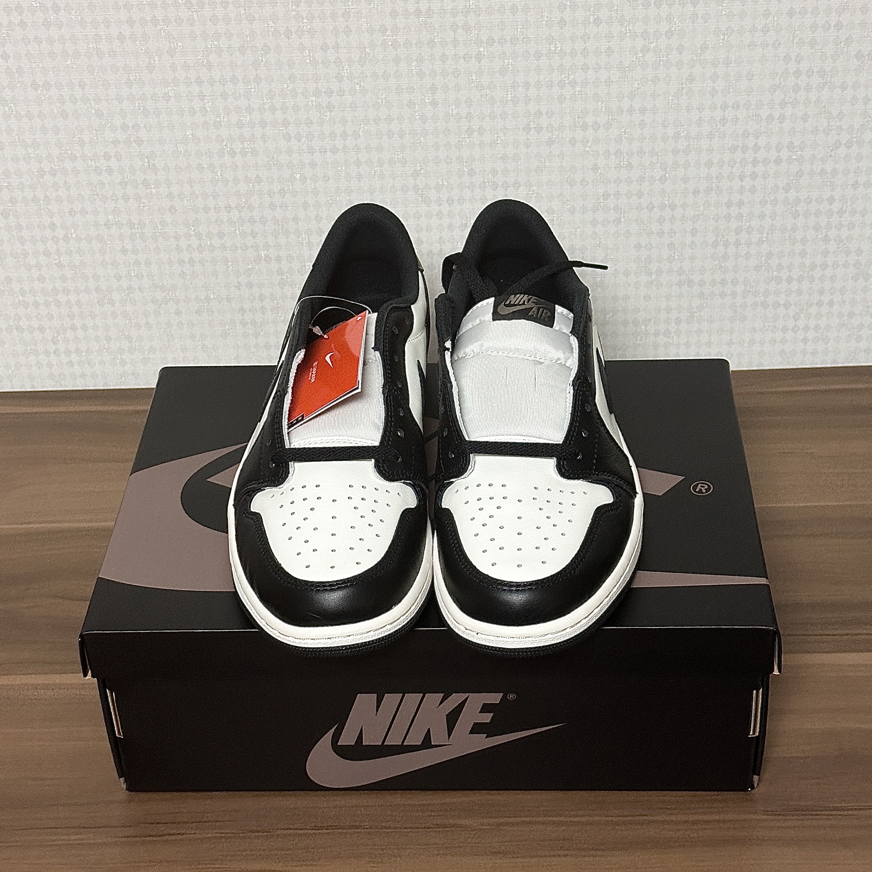 Jordan 1 Retro Low OG Mocha 착용 스타일 - 1