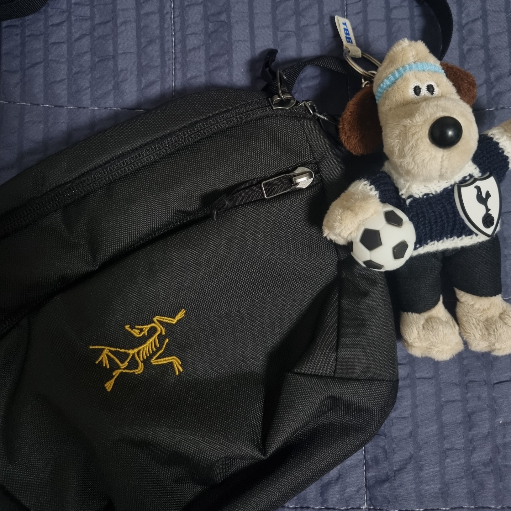Arc'teryx Mantis 2 Waistpack 24K Black 착용 스타일