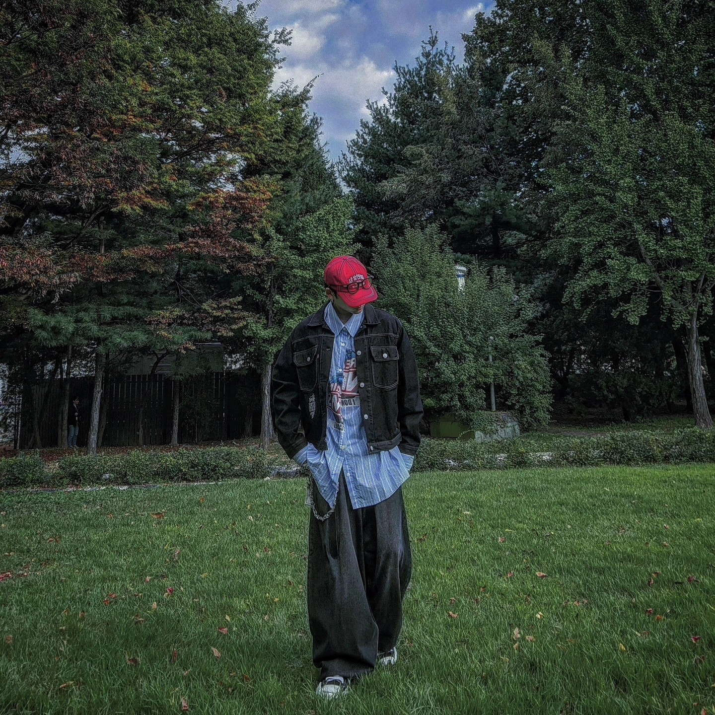 Stussy x Levi's Crispy Rinse Trucker Jacket Black, Project G/R Unbalanced Stripe Shirt Sky Blue 착용 스타일