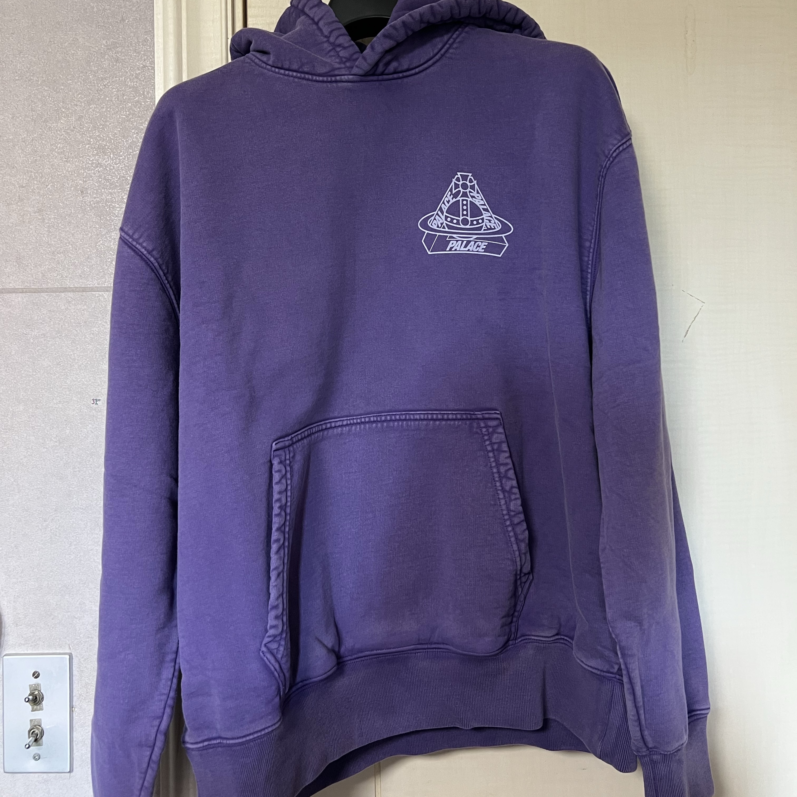 Palace x Vivienne Westwood Hood Purple - 24FW 착용 스타일 - 1