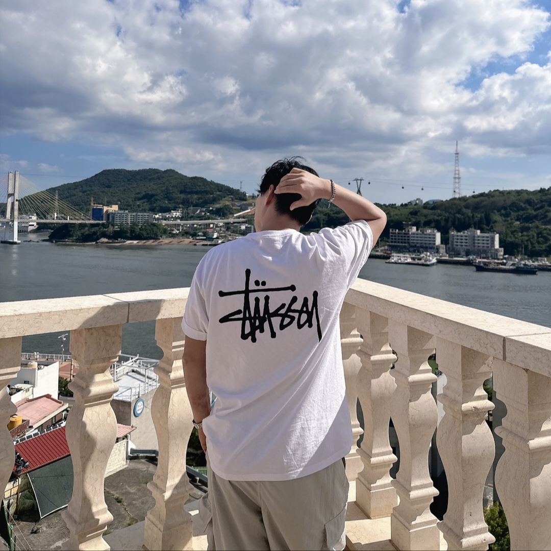 Stussy Basic Stussy T-Shirt White 2024, 2025, Asics x Unaffected Gel-Kayano 14 Silver Moon 착용 스타일 - 3