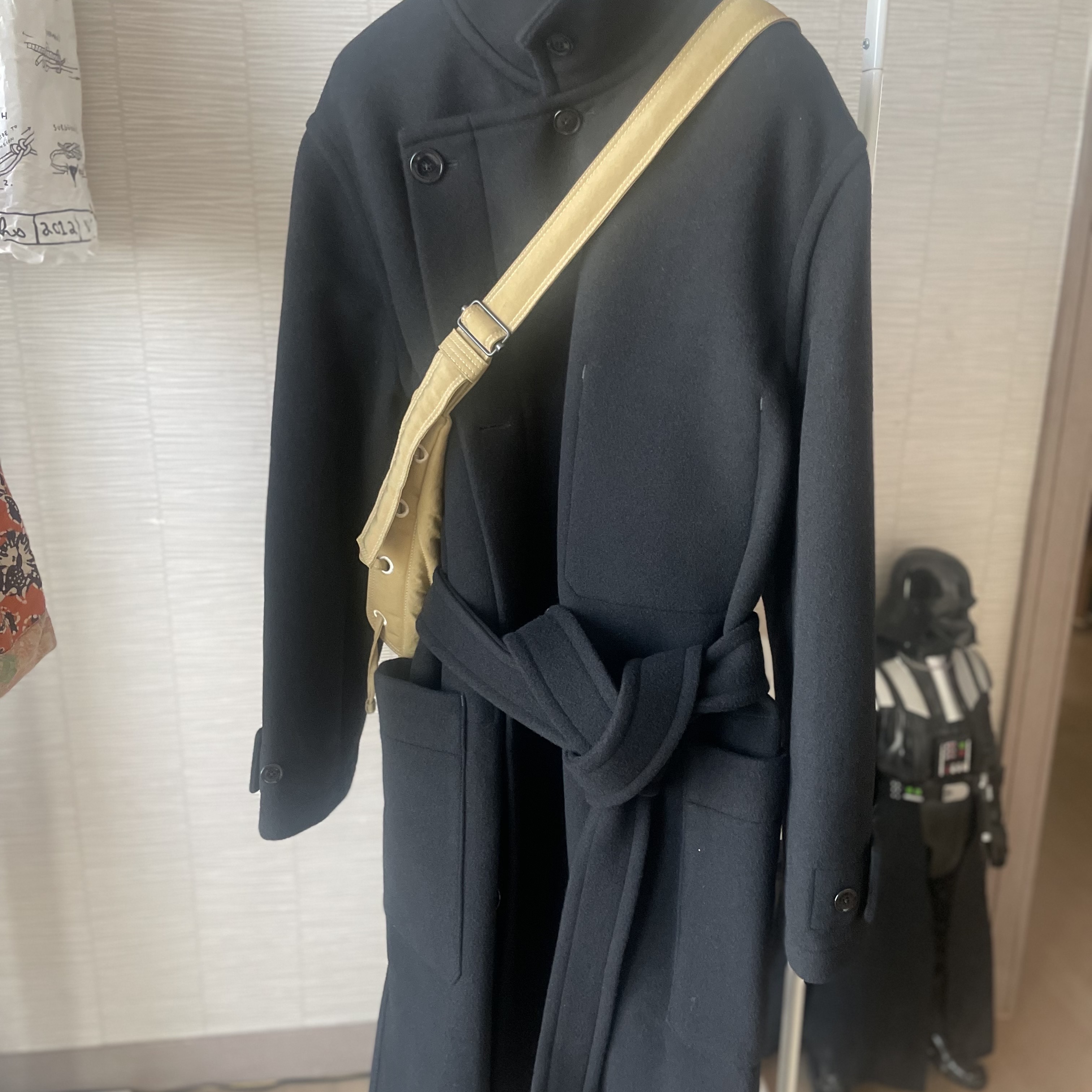 Lemaire Double Wool Wrap Coat Black 착용 스타일 - 1