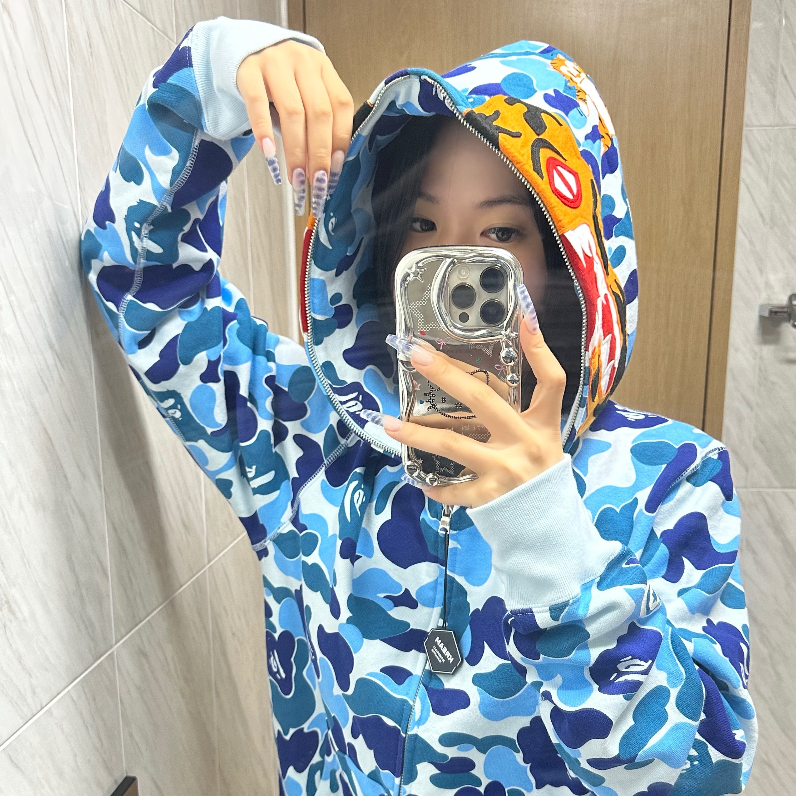 BAPE ABC Camo Tiger Full Zip Hoodie Blue 착용 스타일
