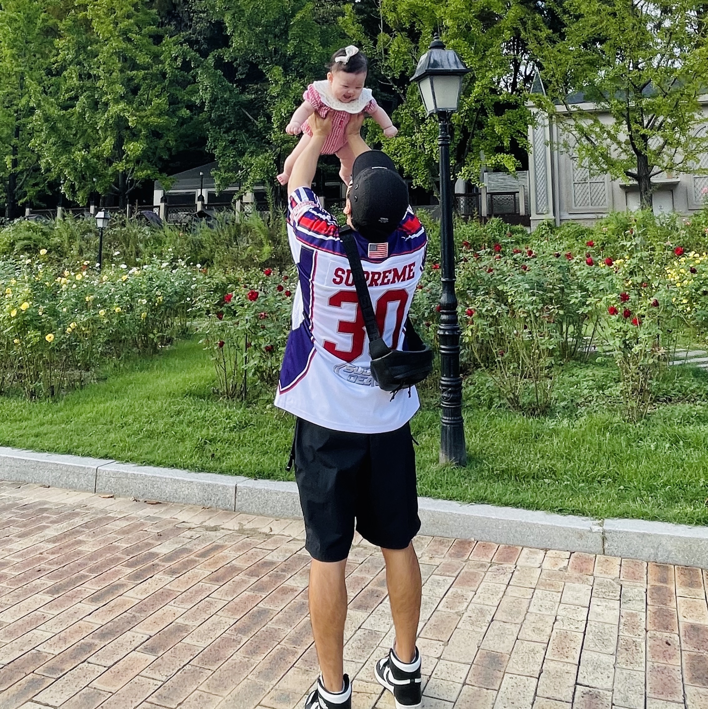 Supreme Sudden Death Football Jersey White - 24SS, Supreme Leather Waist Bag Black - 23FW 착용 스타일