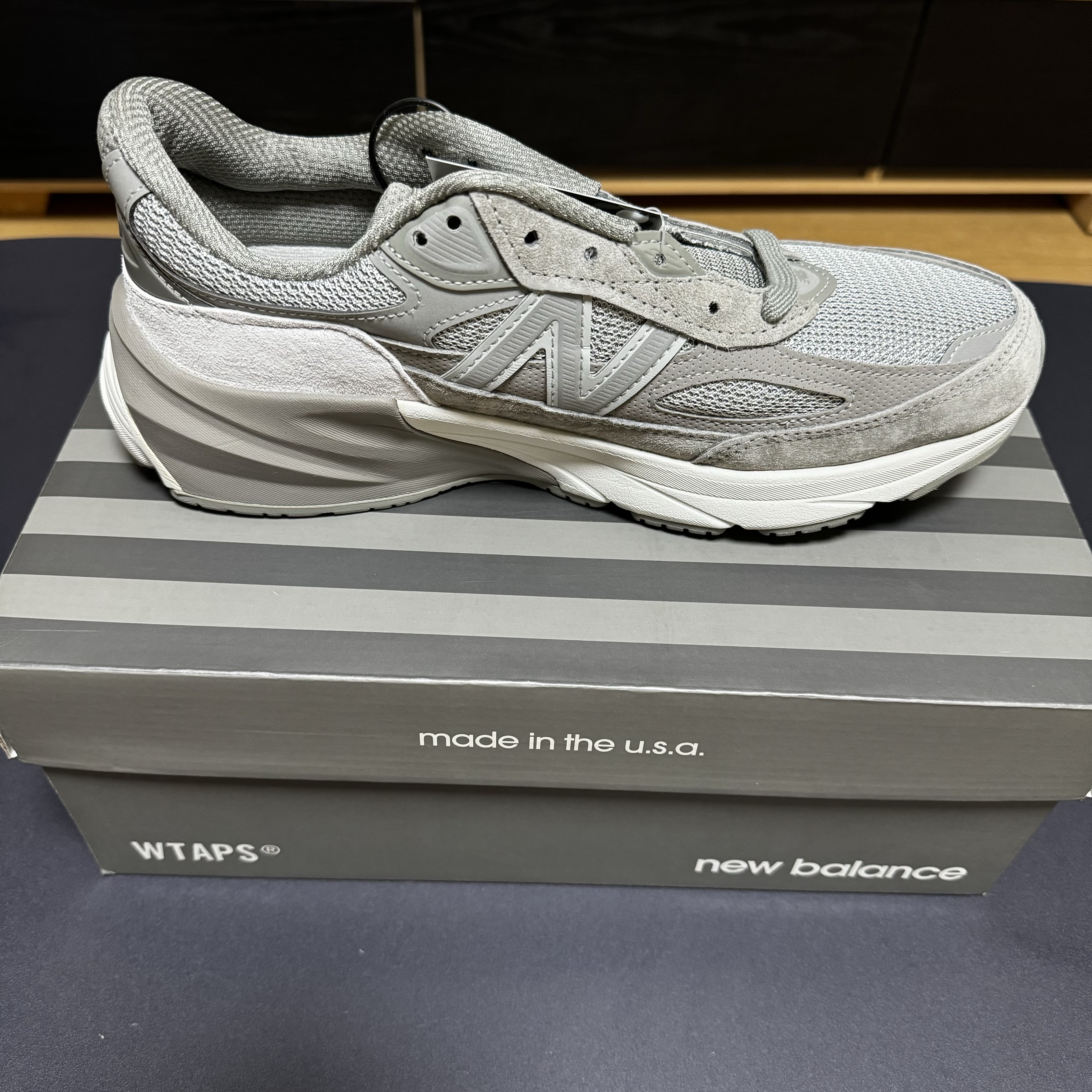 New Balance x WTAPS 990v6 Made in USA Moon Mist Mirage Gray 착용 스타일 - 3