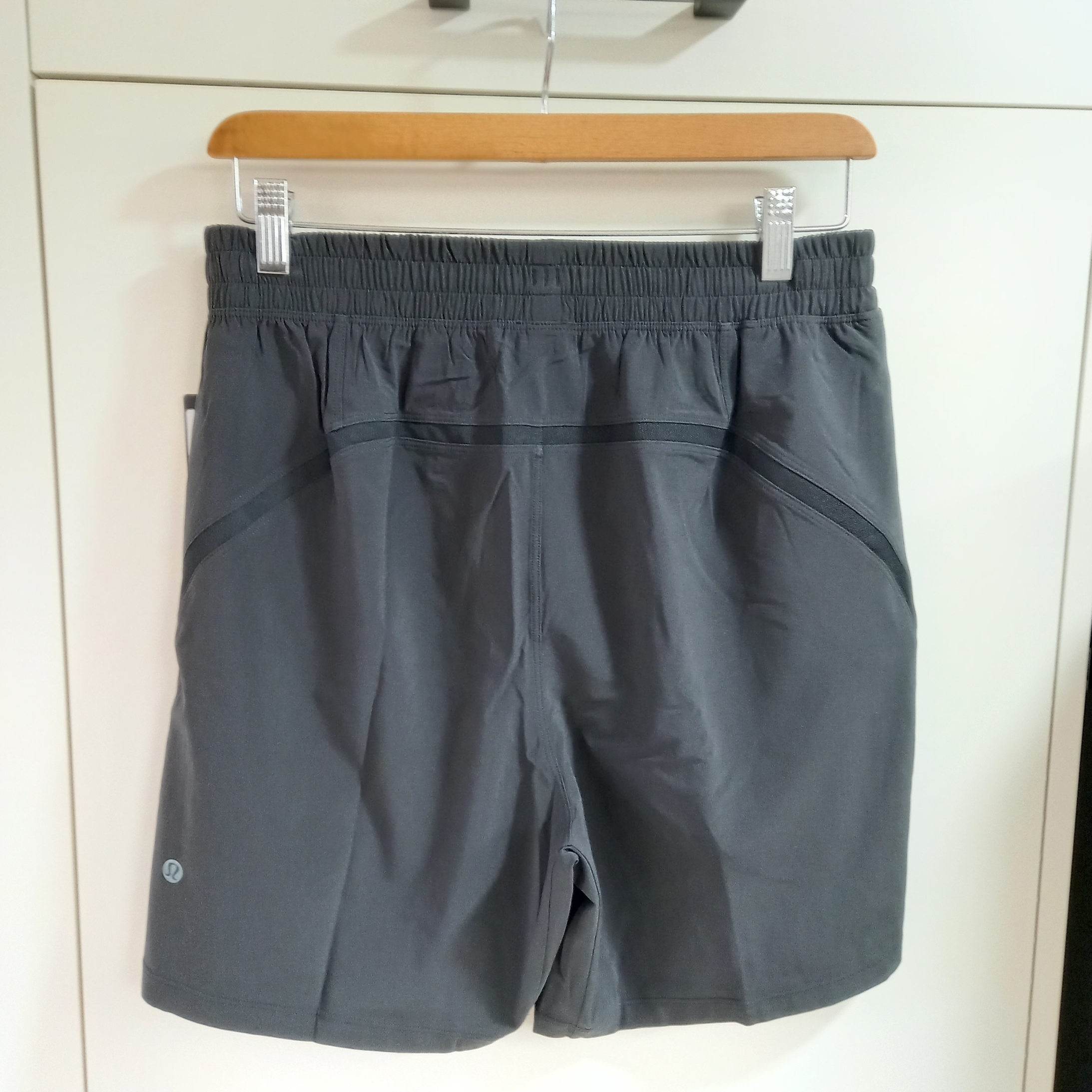 Lululemon Pace Breaker Linerless Shorts 7 Inch Black 착용 스타일 - 2