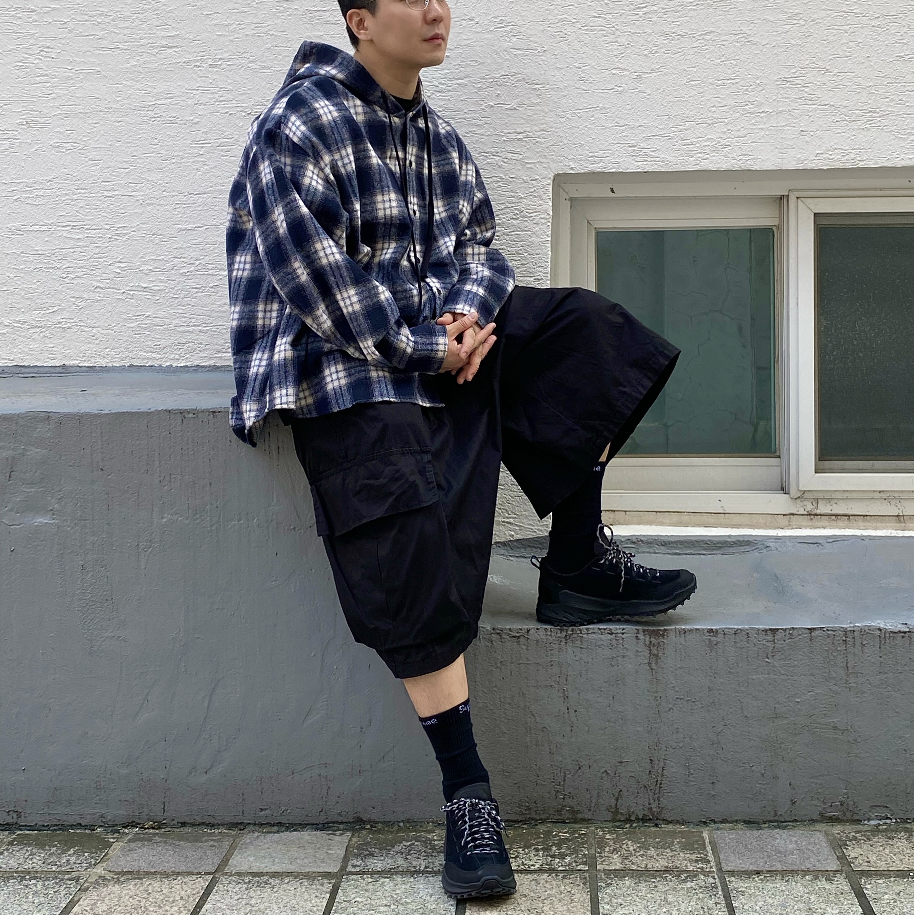 Supreme Hanes Crew Socks Black (4 Pack) 착용 스타일 - 2