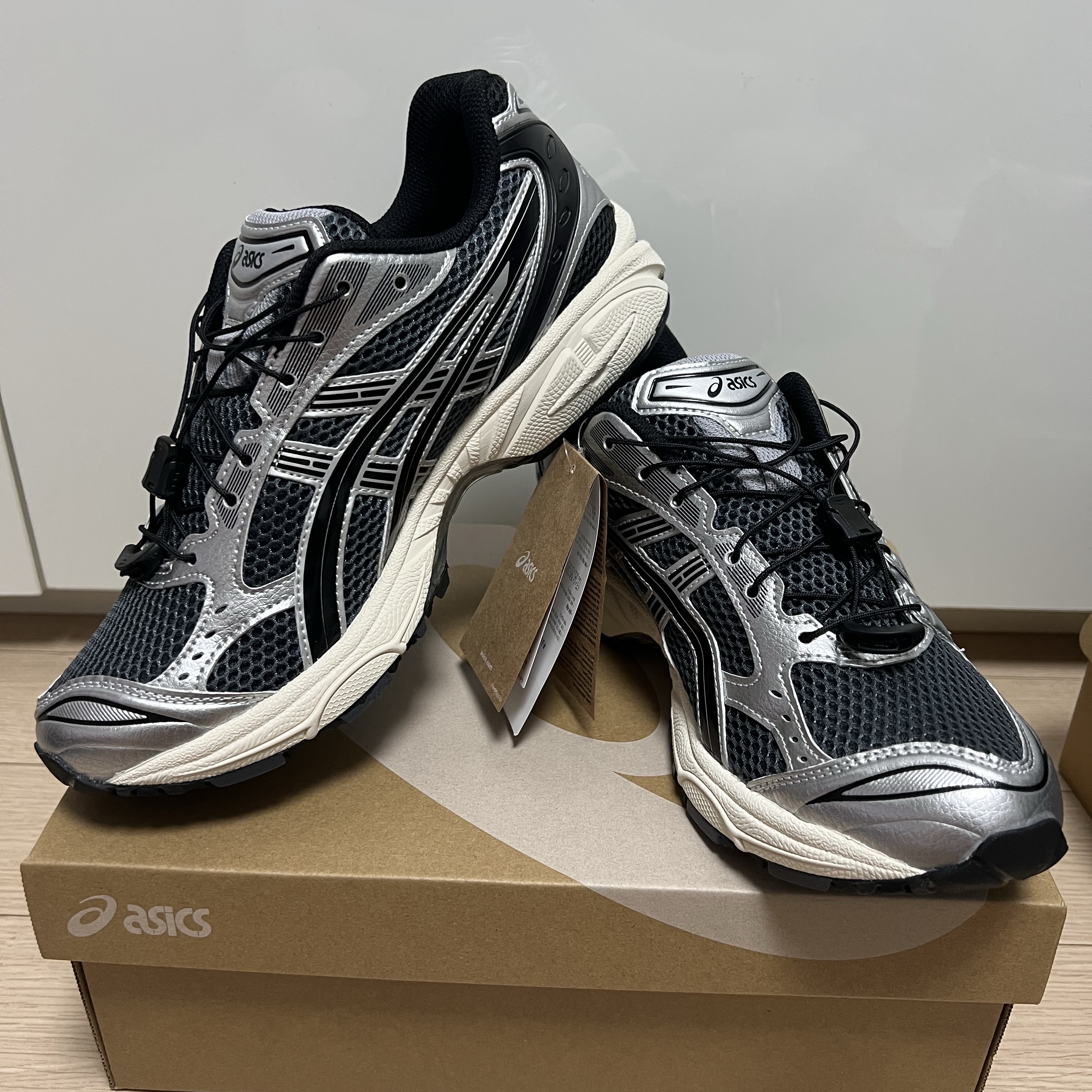 Asics Unlimited Gel-Kayano 14 Carrier Grey Black 착용 스타일 - 1