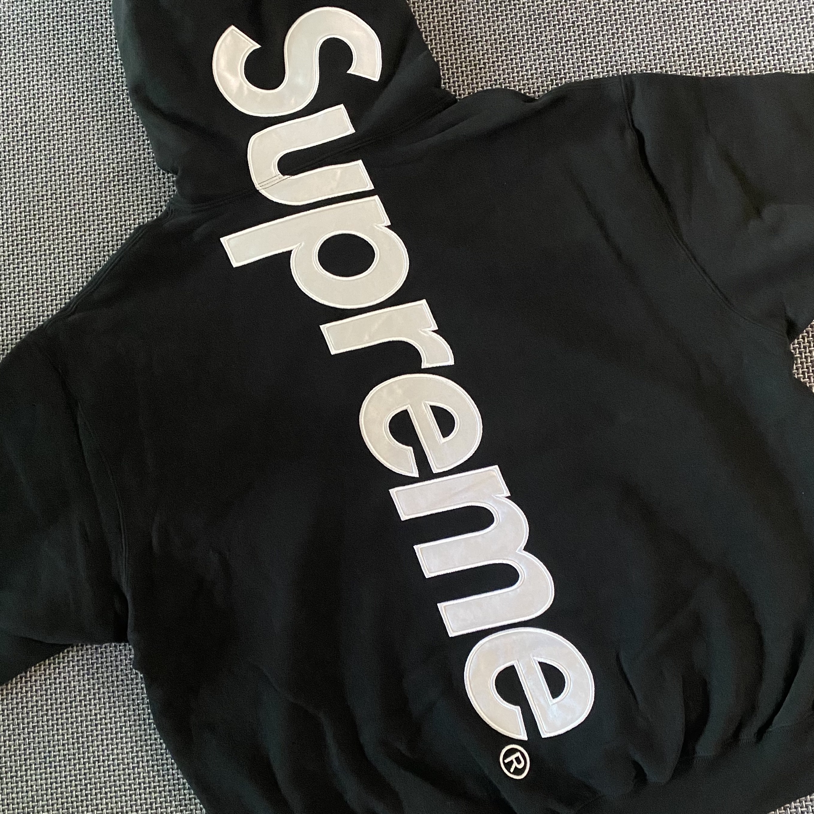 Supreme Satin Applique Hooded Sweatshirt Black - 24FW 착용 스타일