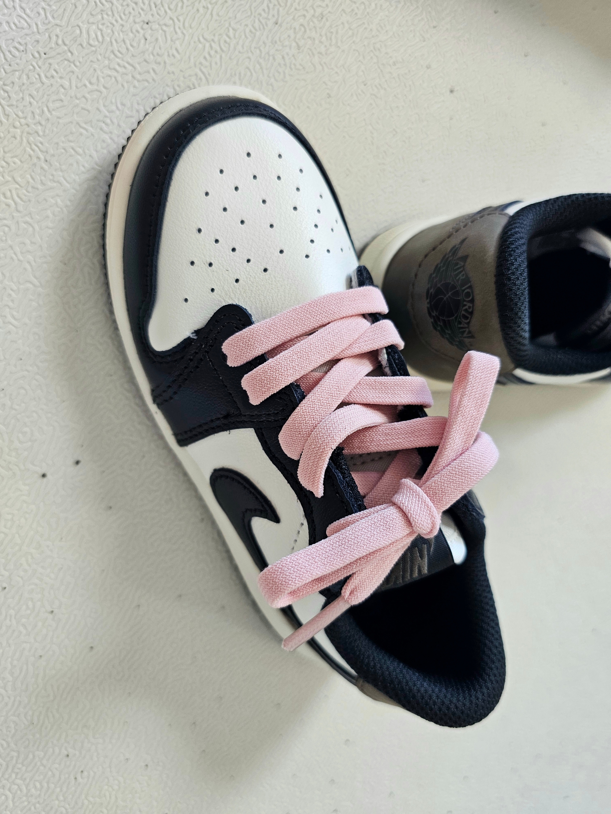 (TD) Jordan 1 Retro Low OG Mocha 착용 스타일 - 1