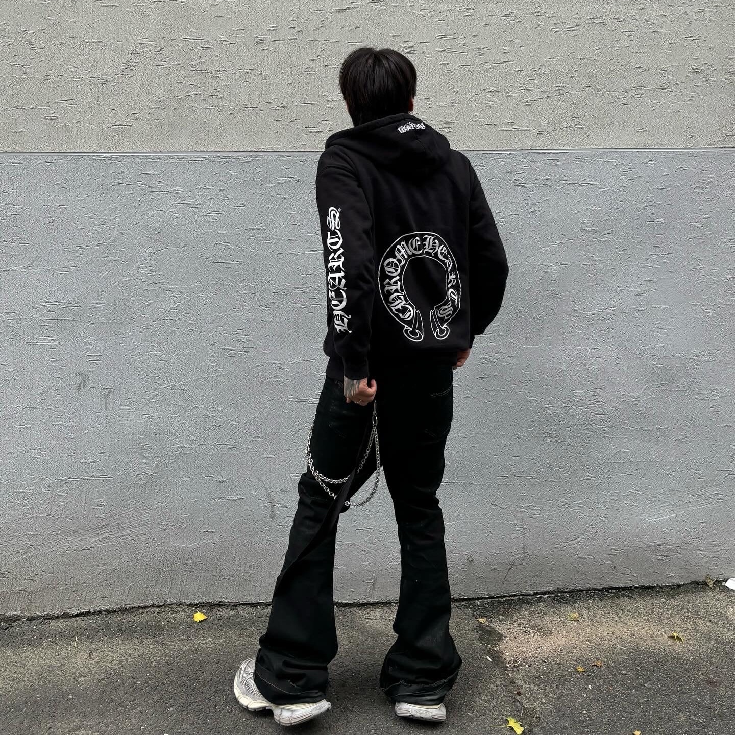 Chrome Hearts Horseshoe Floral Heavyweight Zip-Up Hoodie Black, Balenciaga 3XL Sneakers Light Beige 착용 스타일 - 2