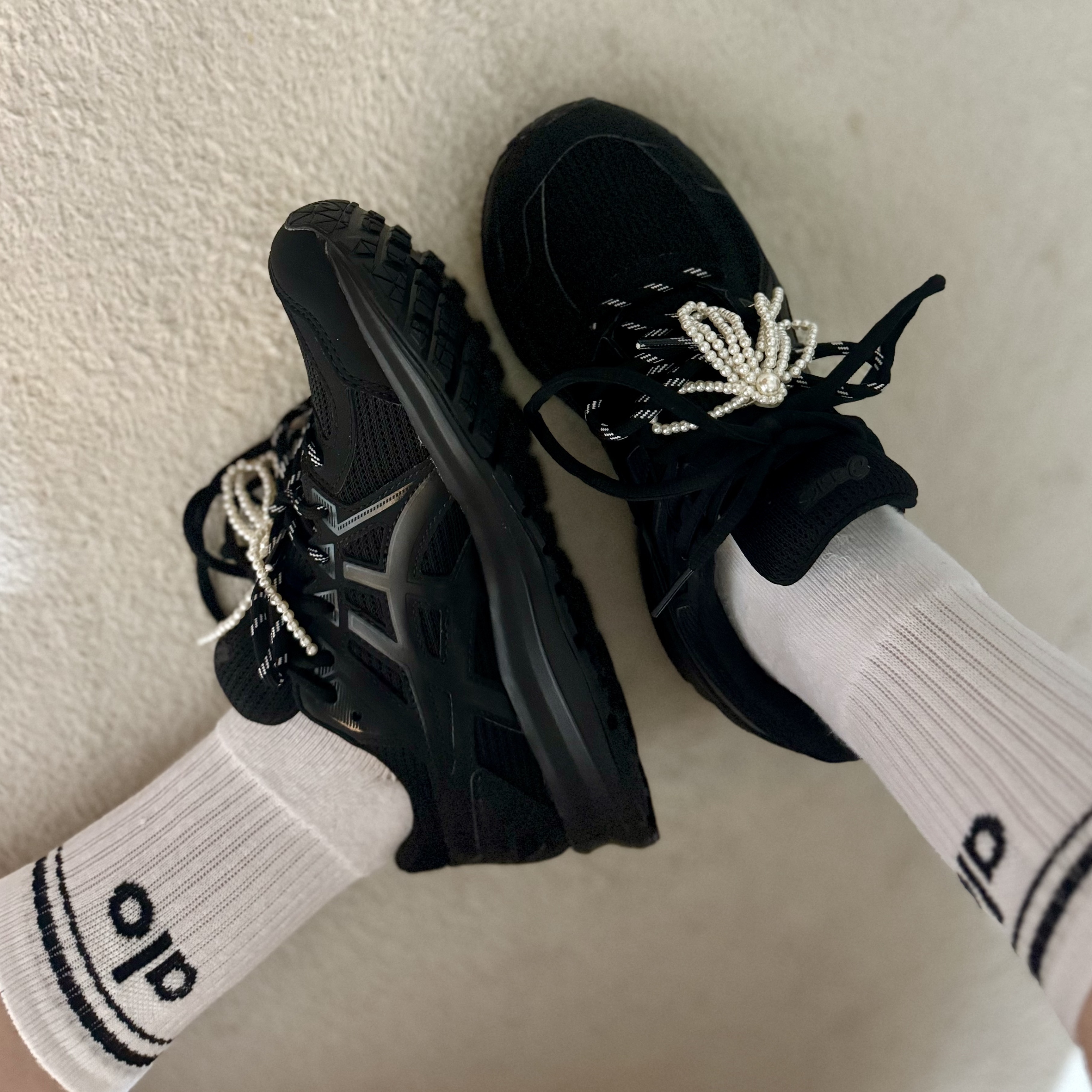 Asics Jog 100 2 Black 착용 스타일 - 1